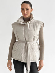 Puff quilted vest with a cream belt