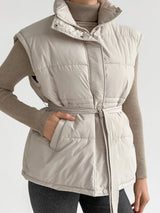 Puff quilted vest with a cream belt