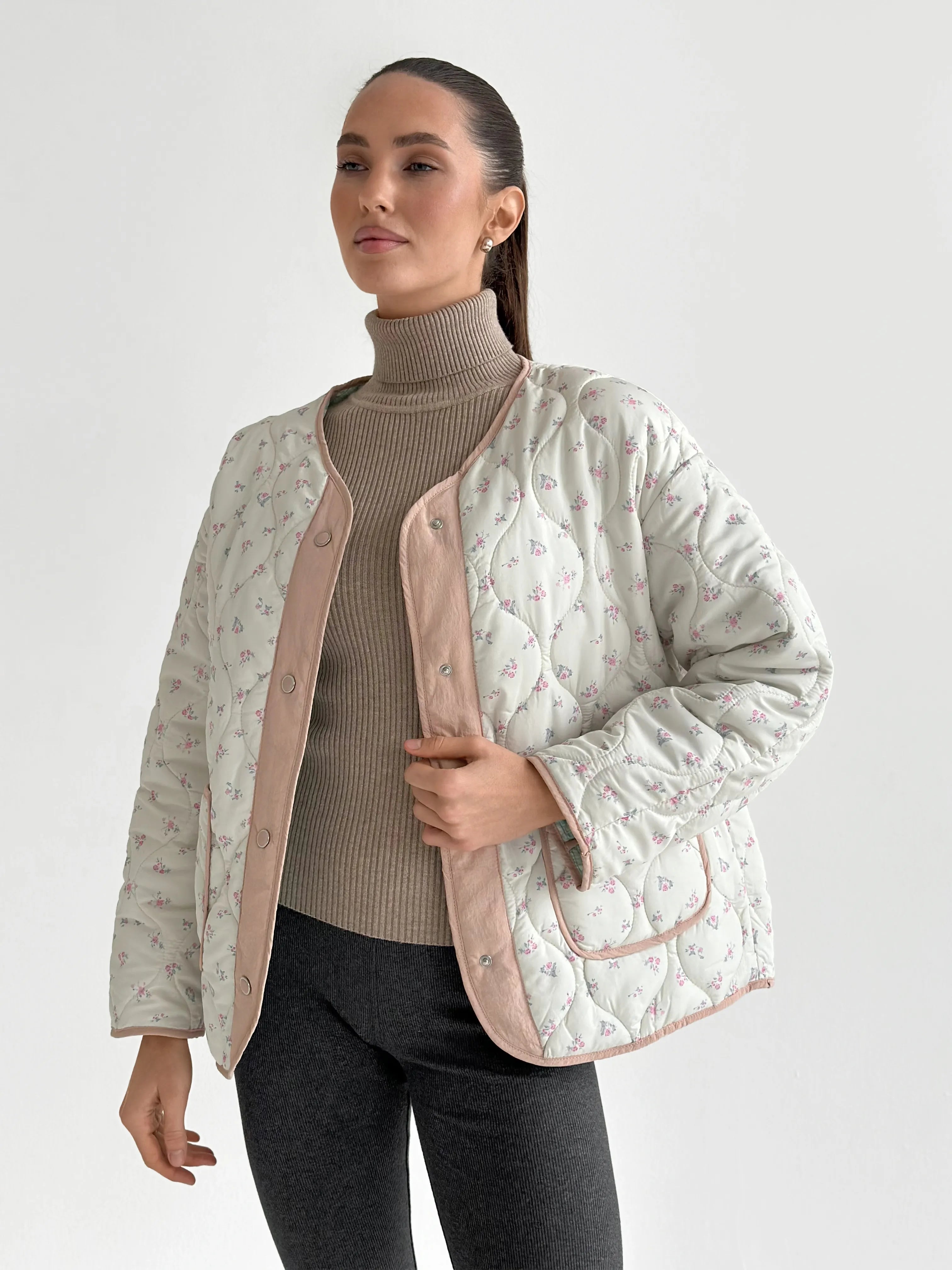 Quilted jacket with a flower, white, onesize