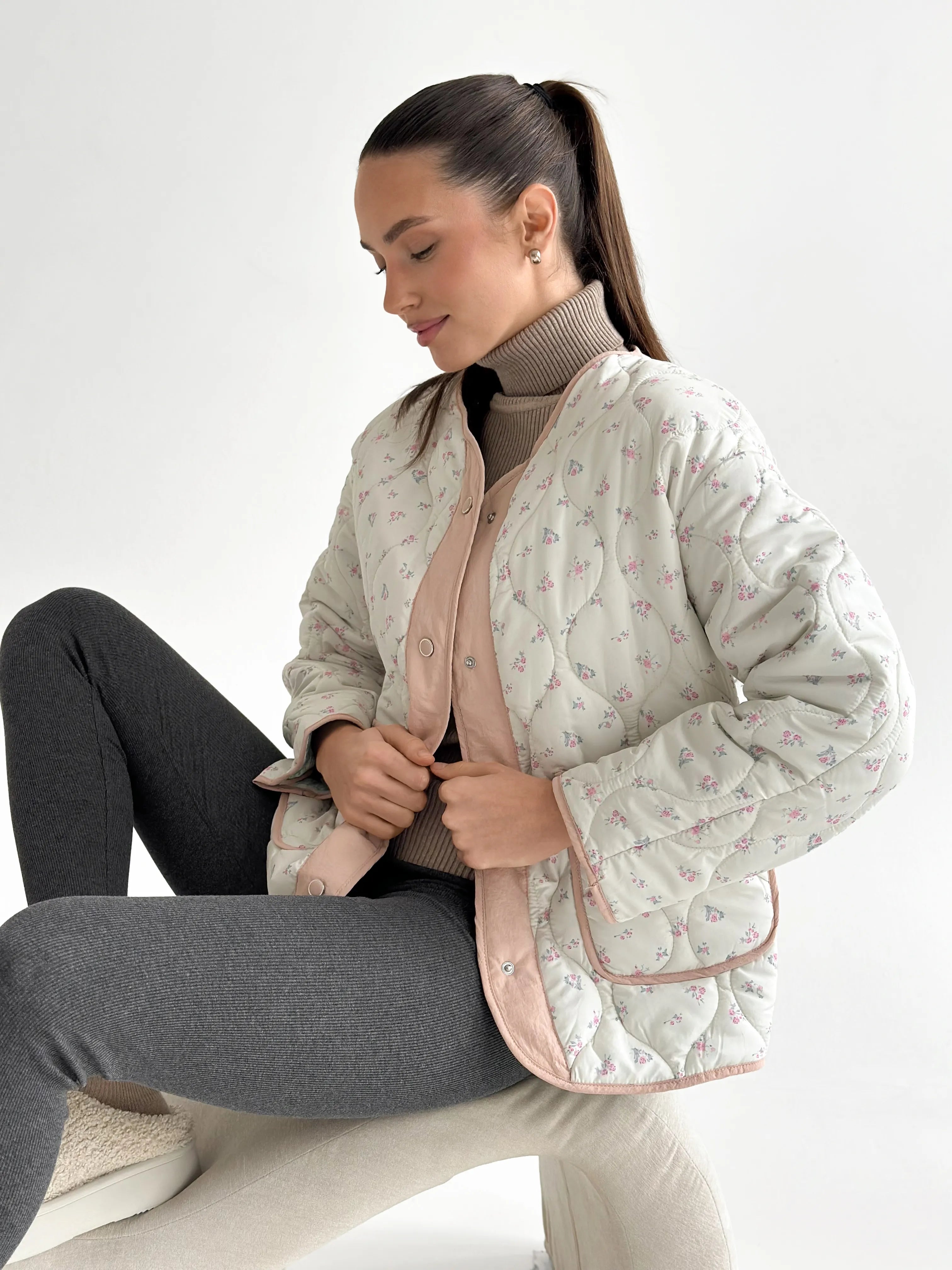 Quilted jacket with a flower, white, onesize