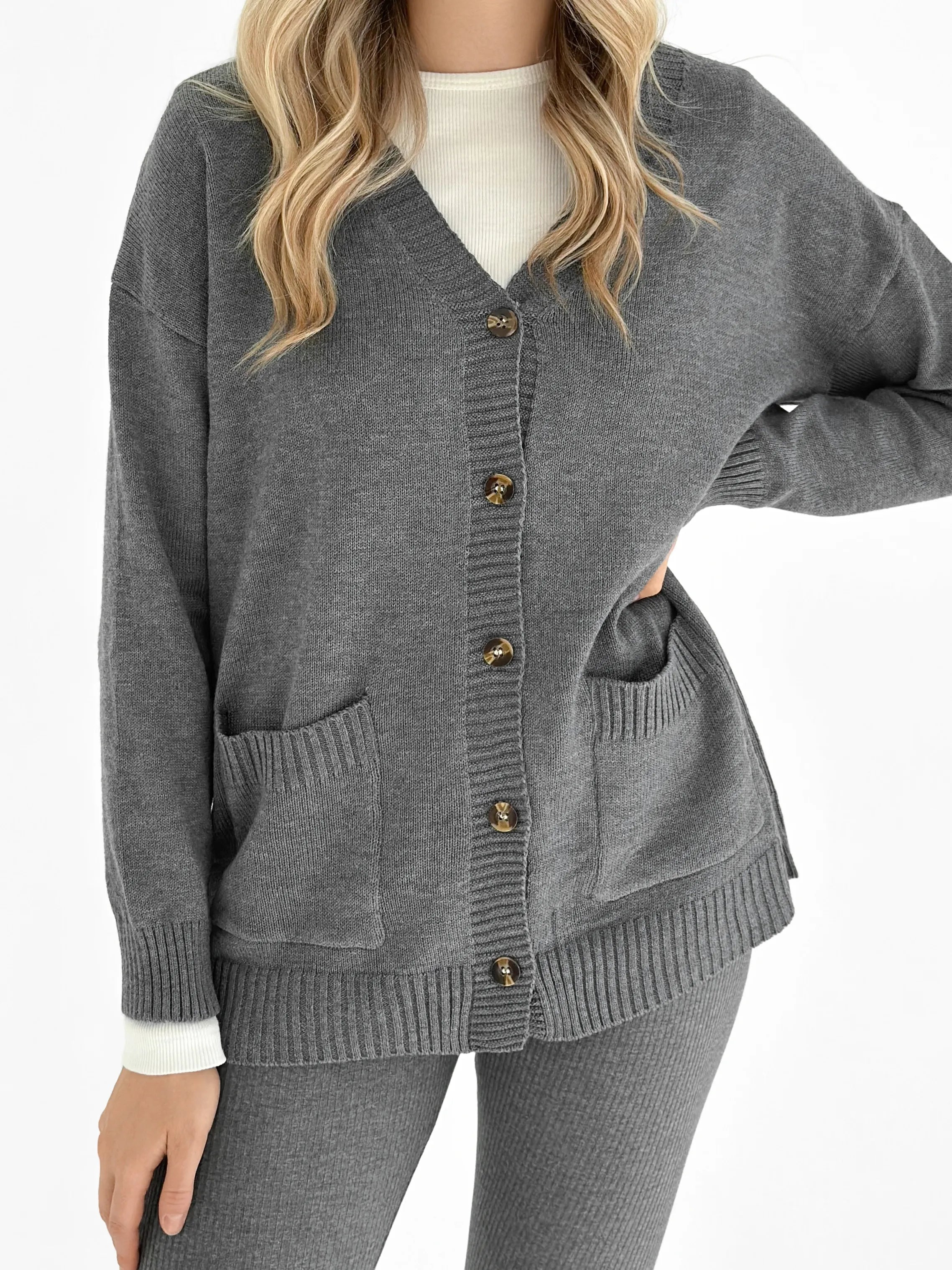 Knitted cardigan elongated with buttons graphite