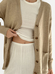 Knitted cardigan elongated with buttons beige