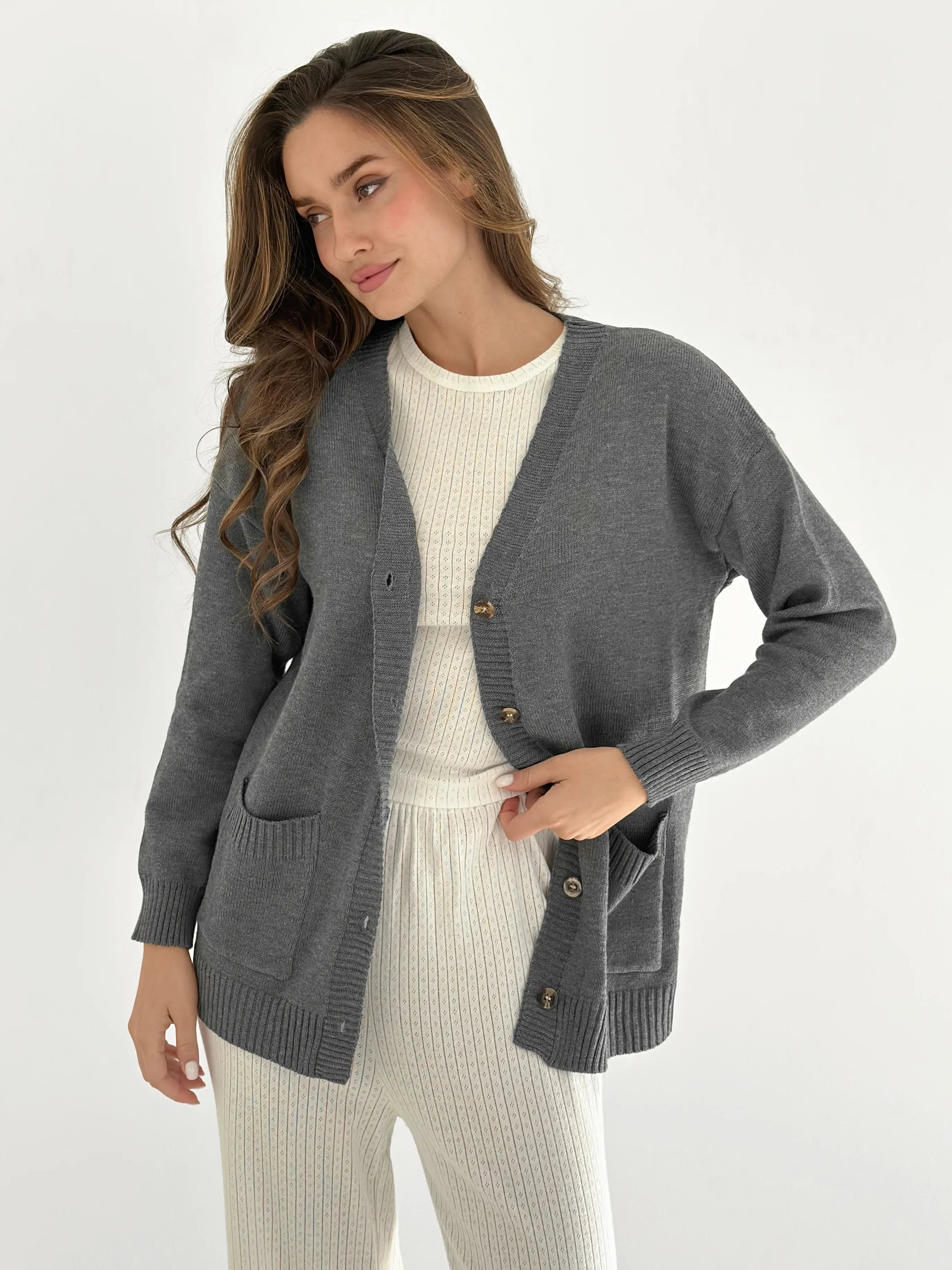 Knitted cardigan elongated with buttons graphite