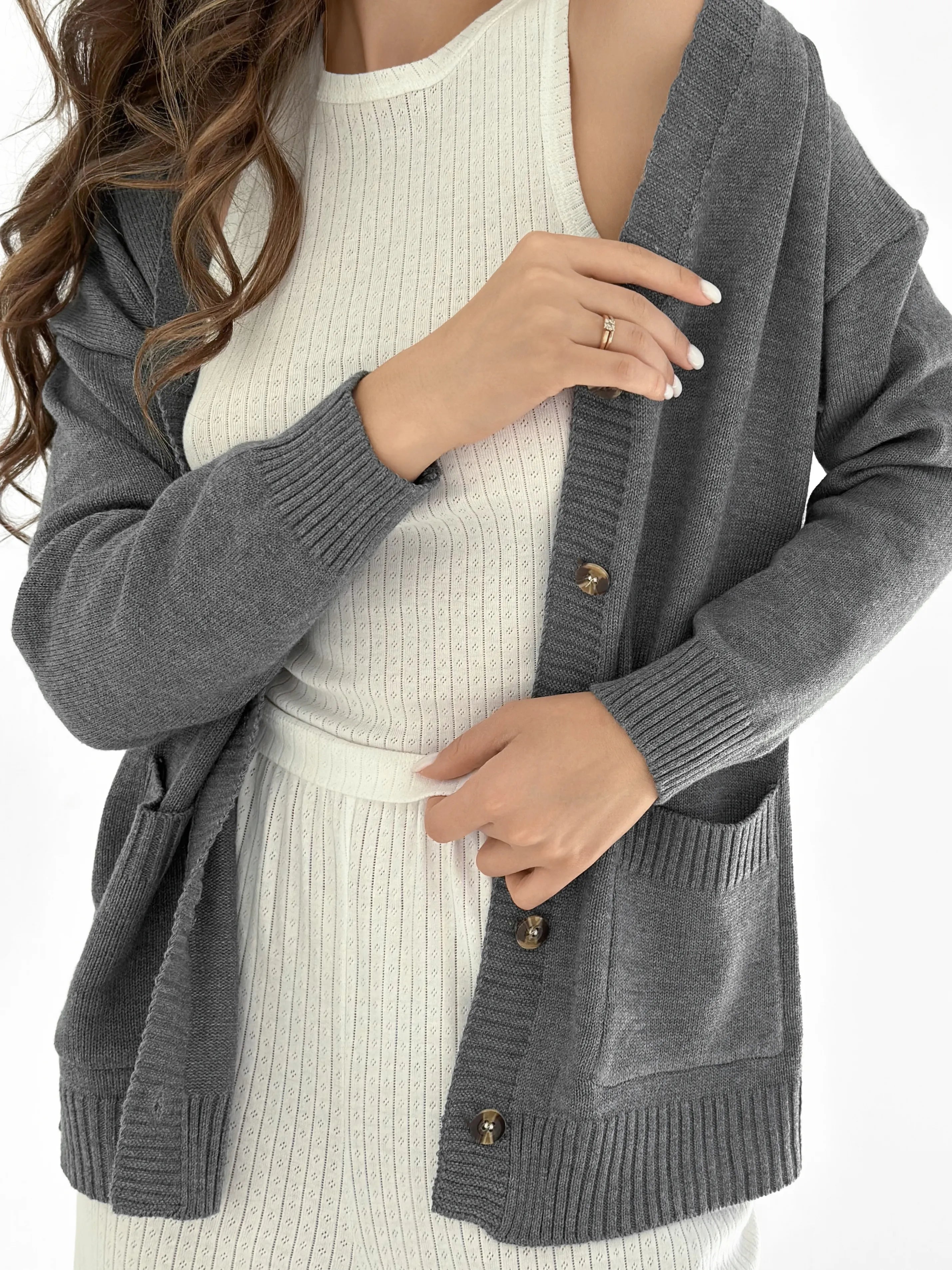 Knitted cardigan elongated with buttons graphite