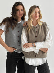 Knitted vest with buttons gray