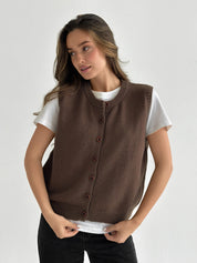 Knitted vest with buttons brown