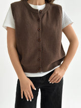 Knitted vest with buttons brown