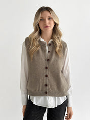 Knitted vest with buttons beige