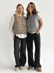 Knitted vest with buttons gray