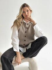 Knitted vest with buttons beige