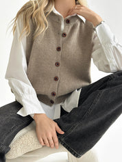 Knitted vest with buttons beige