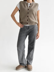 Knitted vest with buttons beige