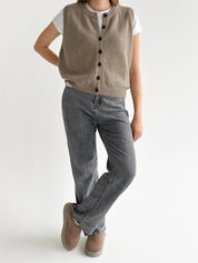 Knitted vest with buttons beige