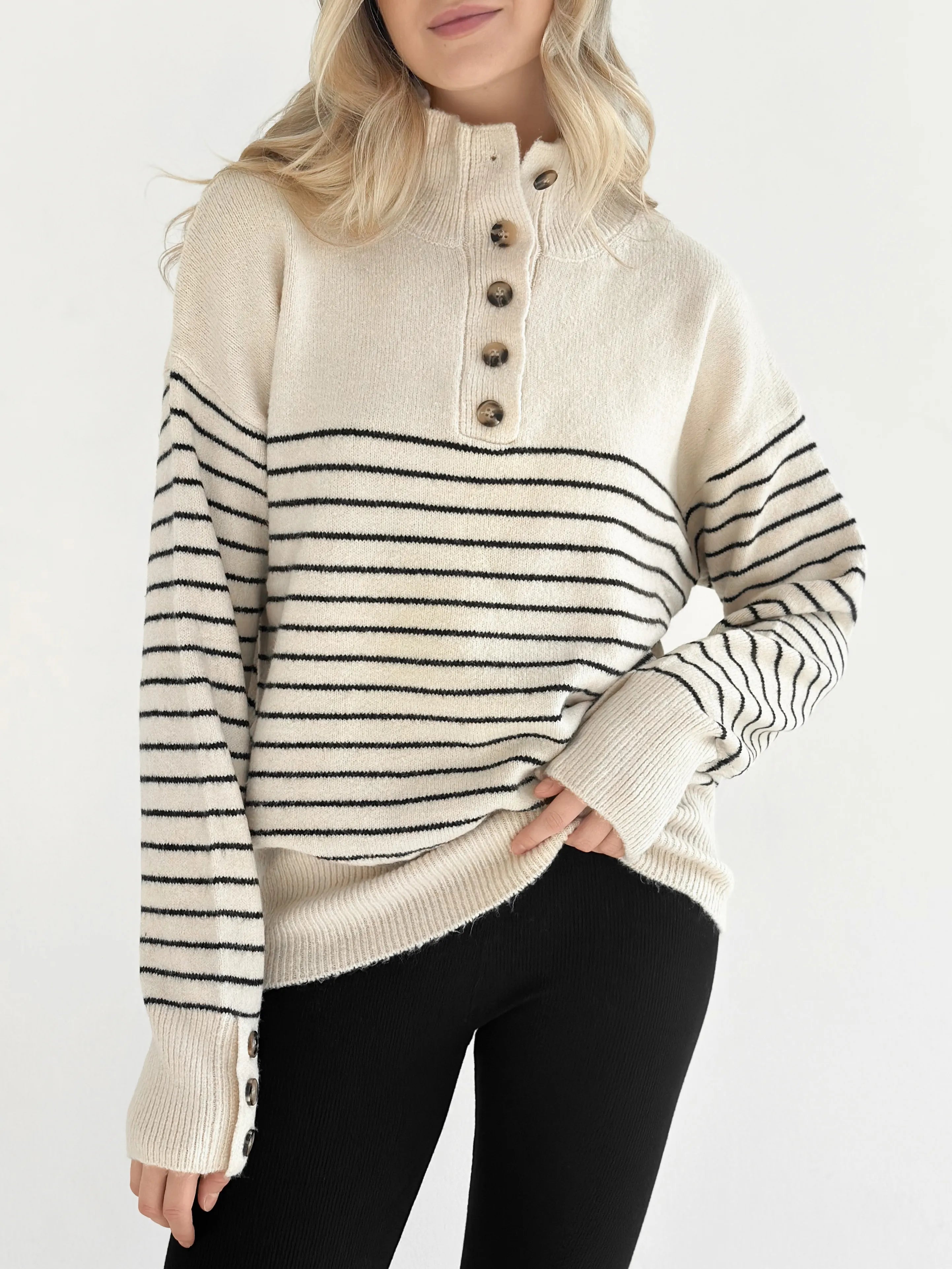 Wool sweater with striped collar