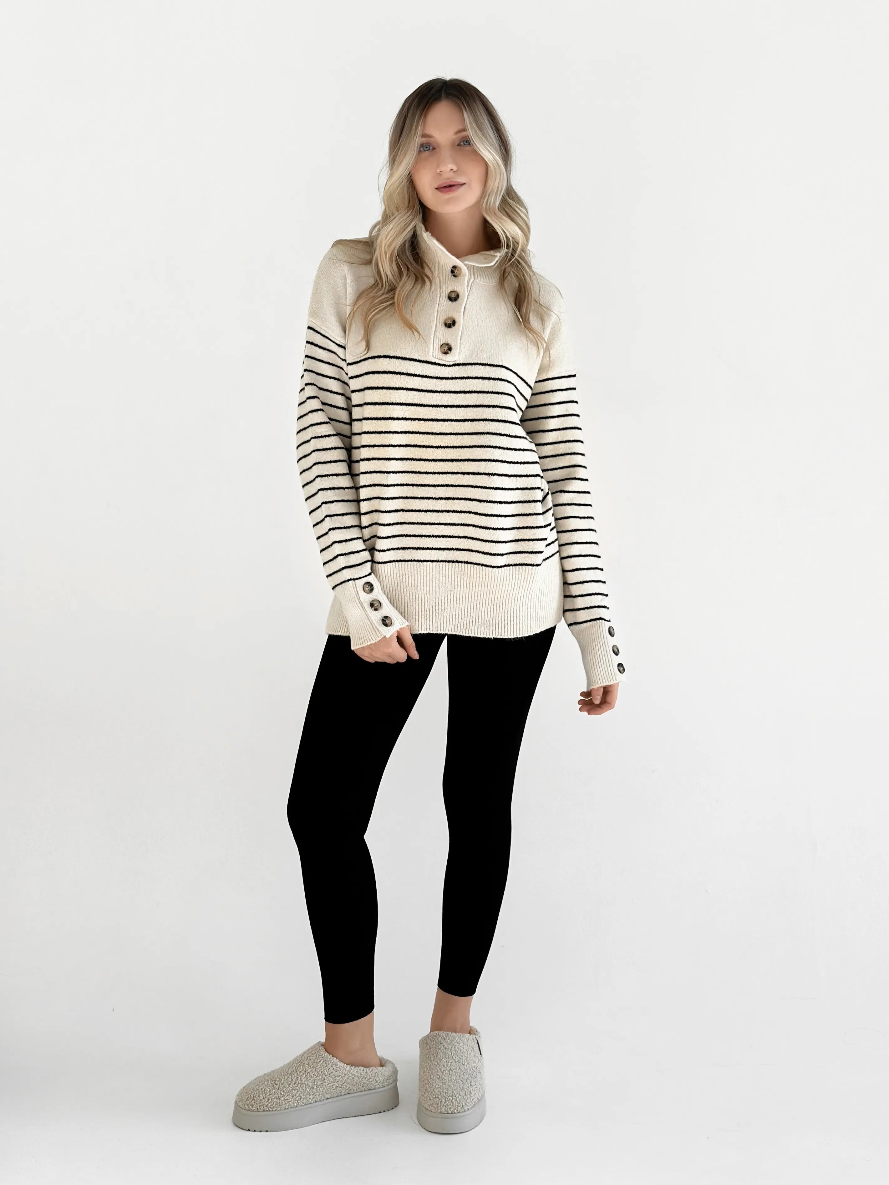 Wool sweater with striped collar