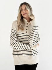 Wool sweater with striped collar