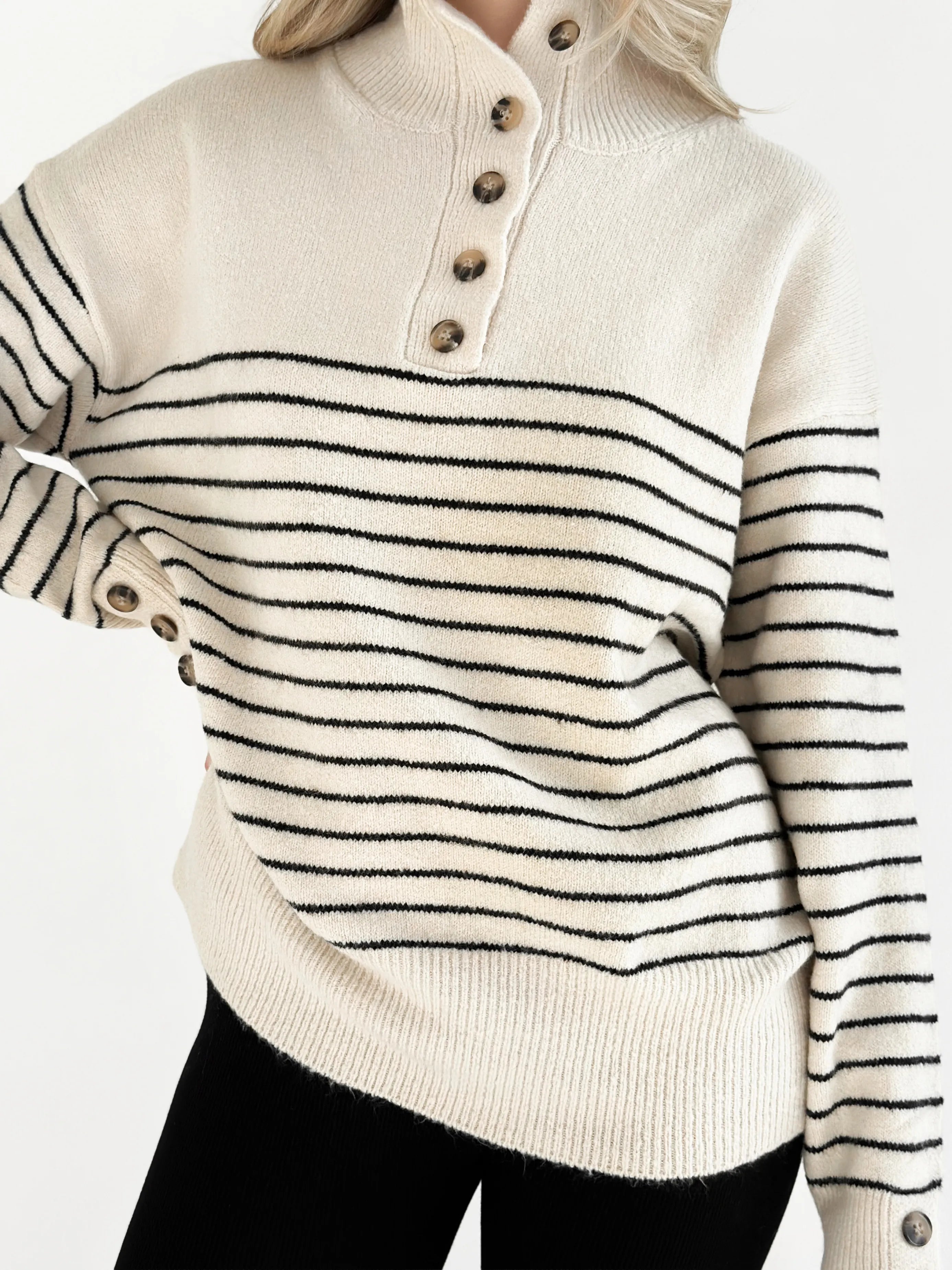 Wool sweater with striped collar