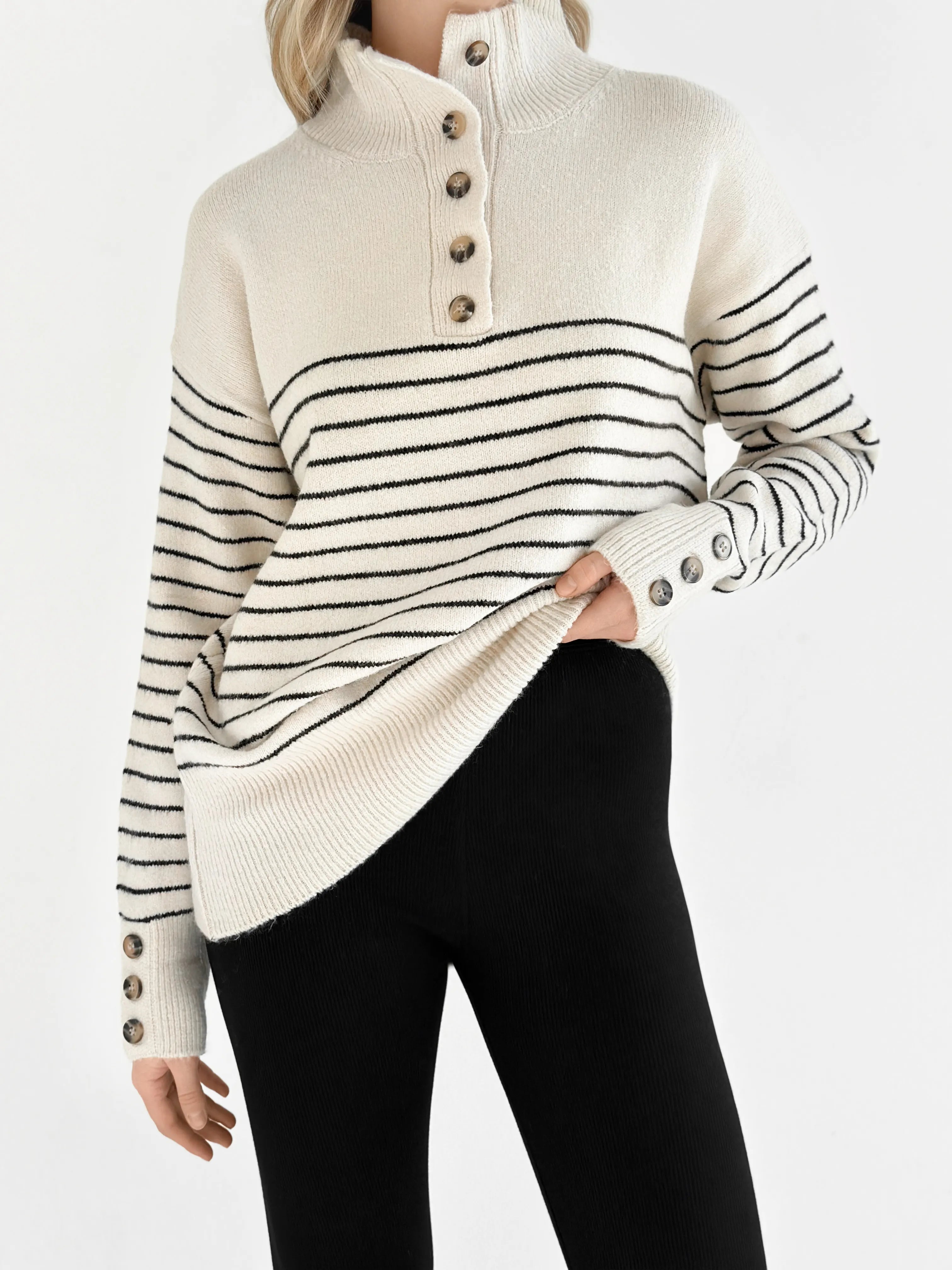 Wool sweater with striped collar