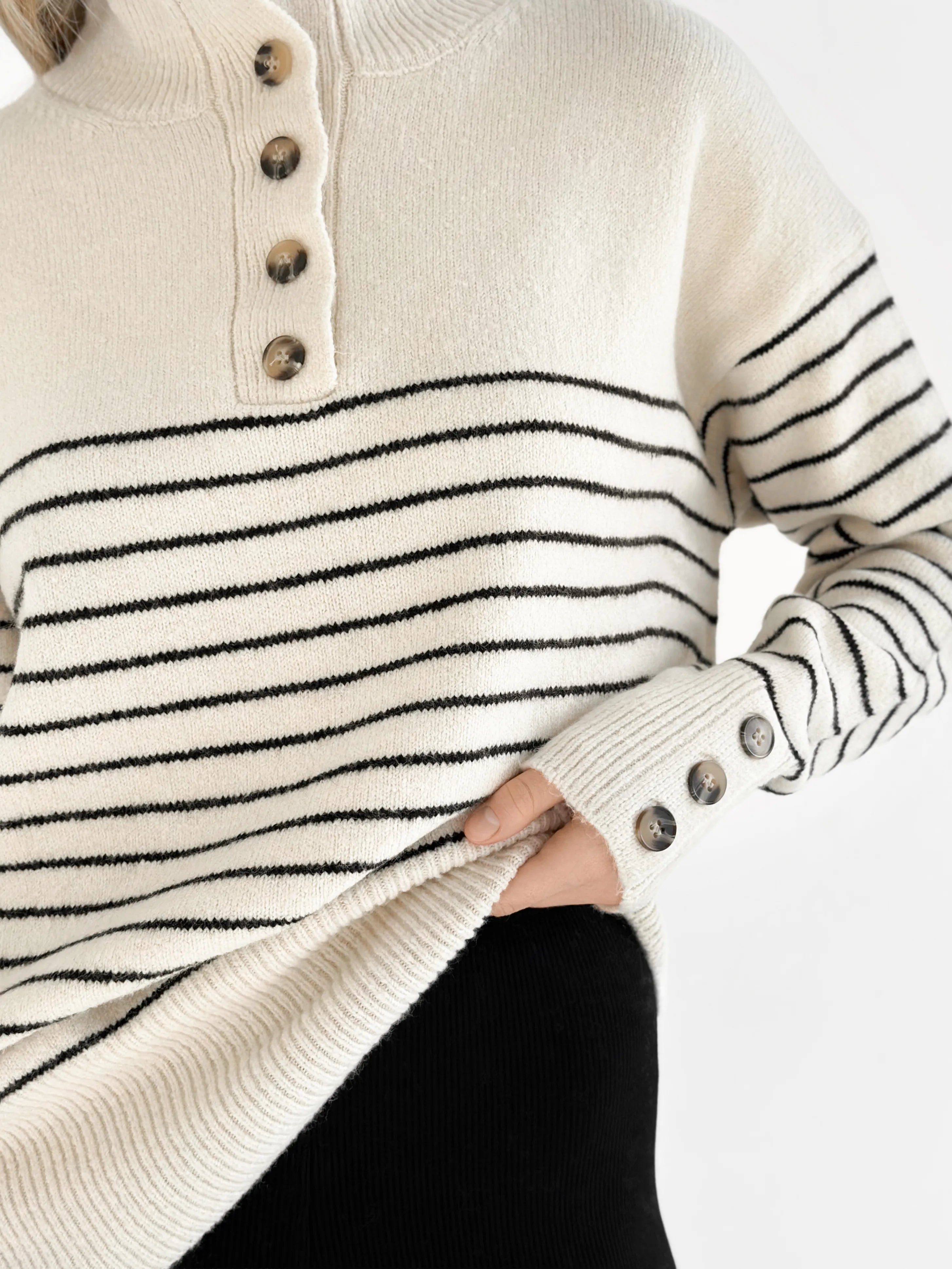 Wool sweater with striped collar