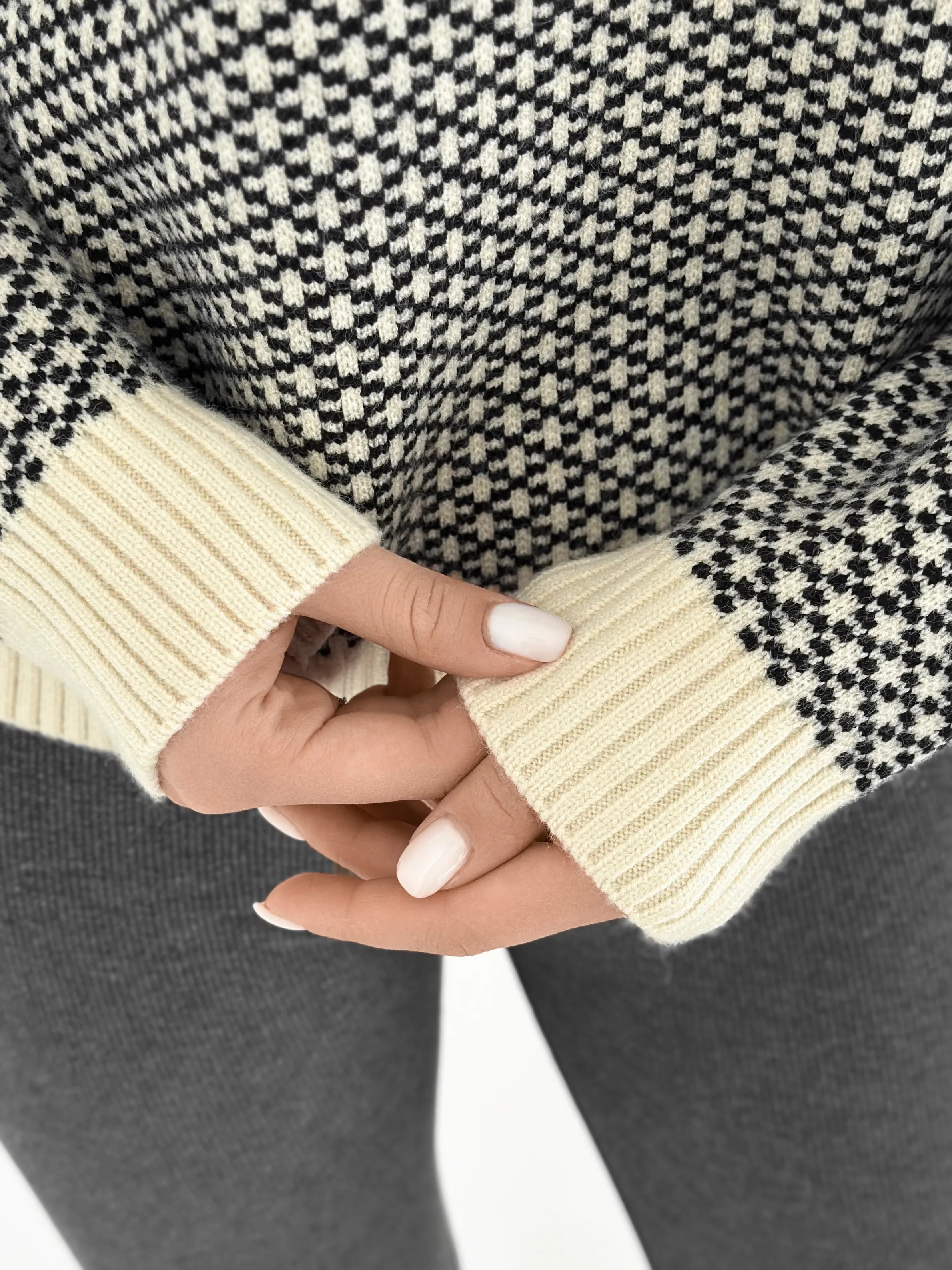 Wool sweater with a pattern