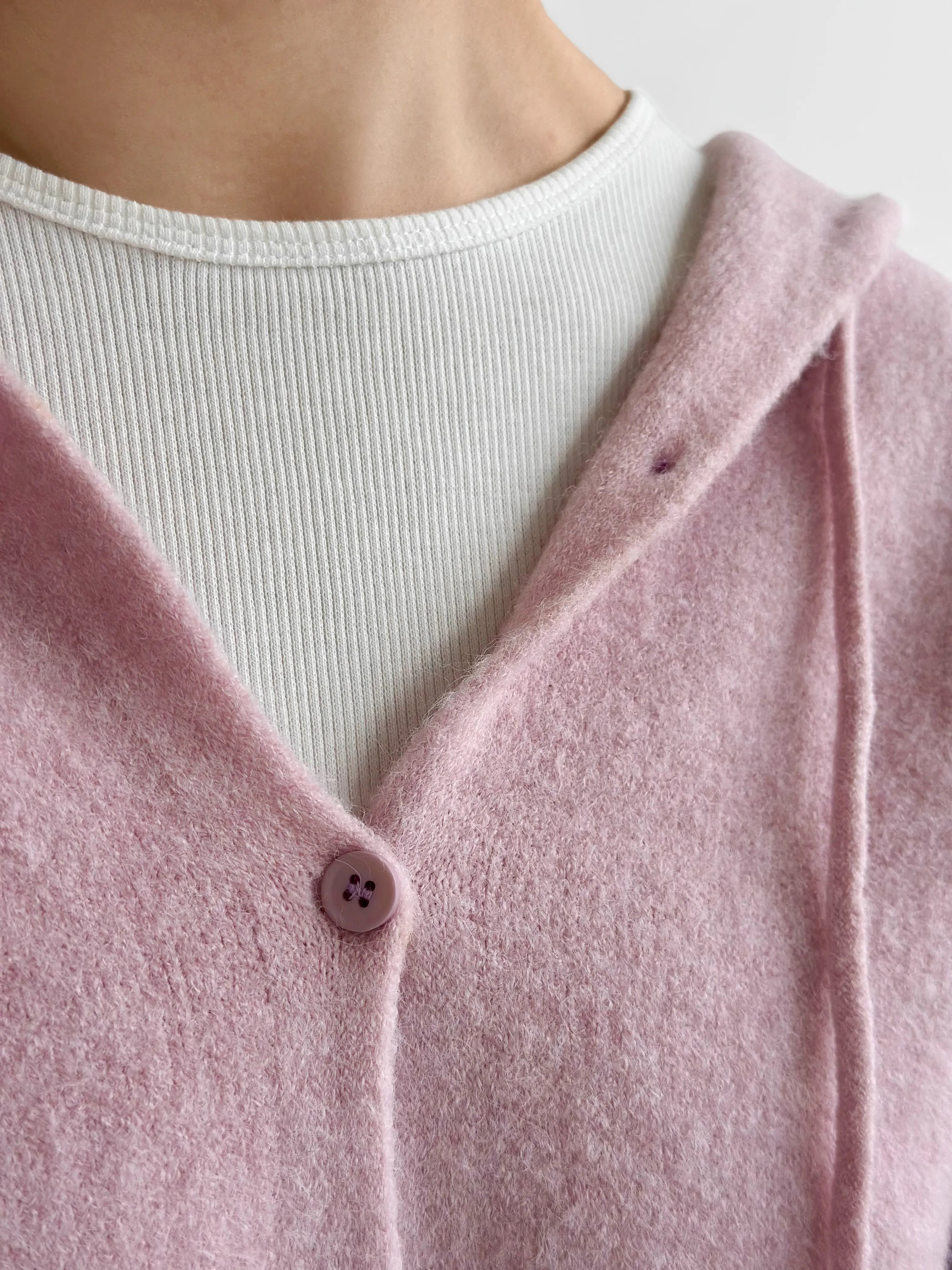 Wool cardigan with hood and buttons pink