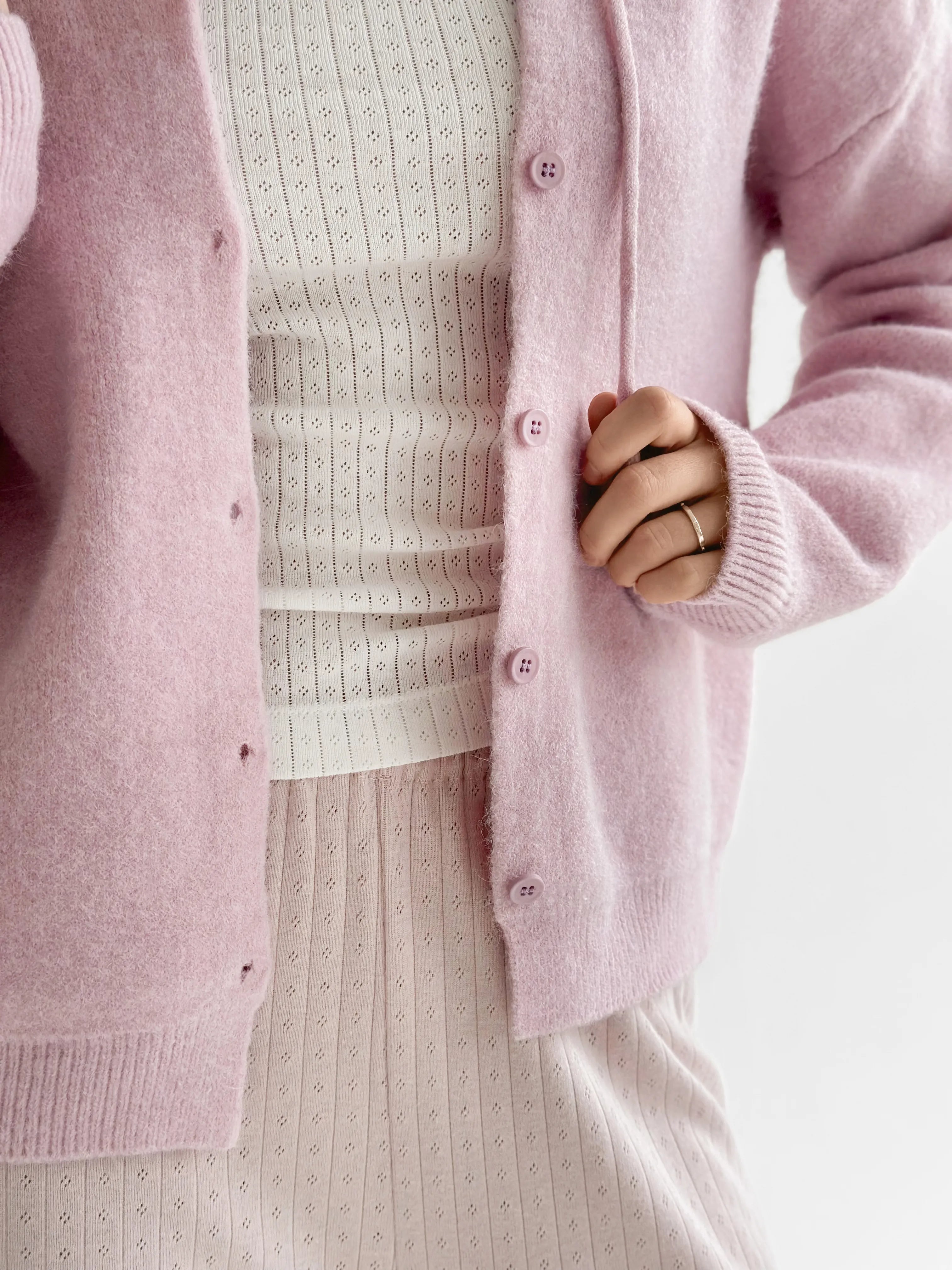Wool cardigan with hood and buttons pink