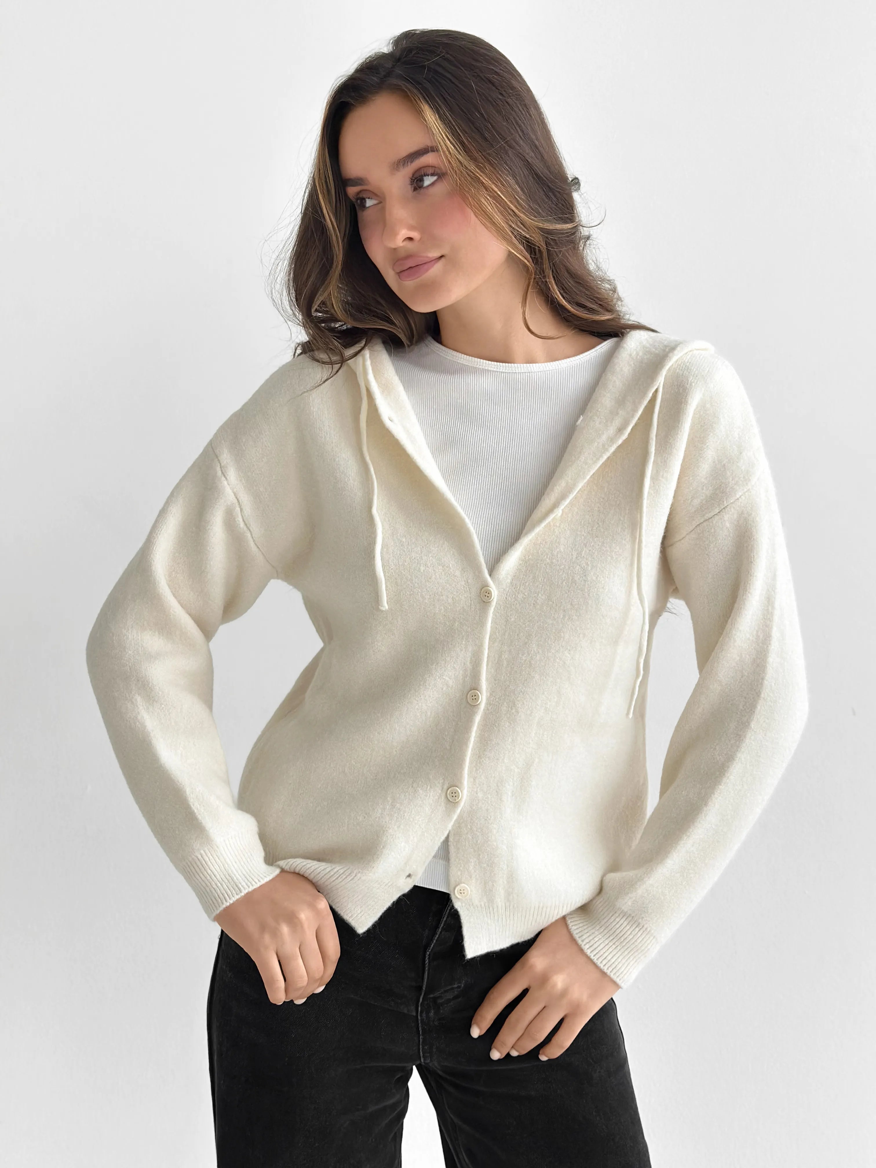 Wool cardigan with hood and buttons milky