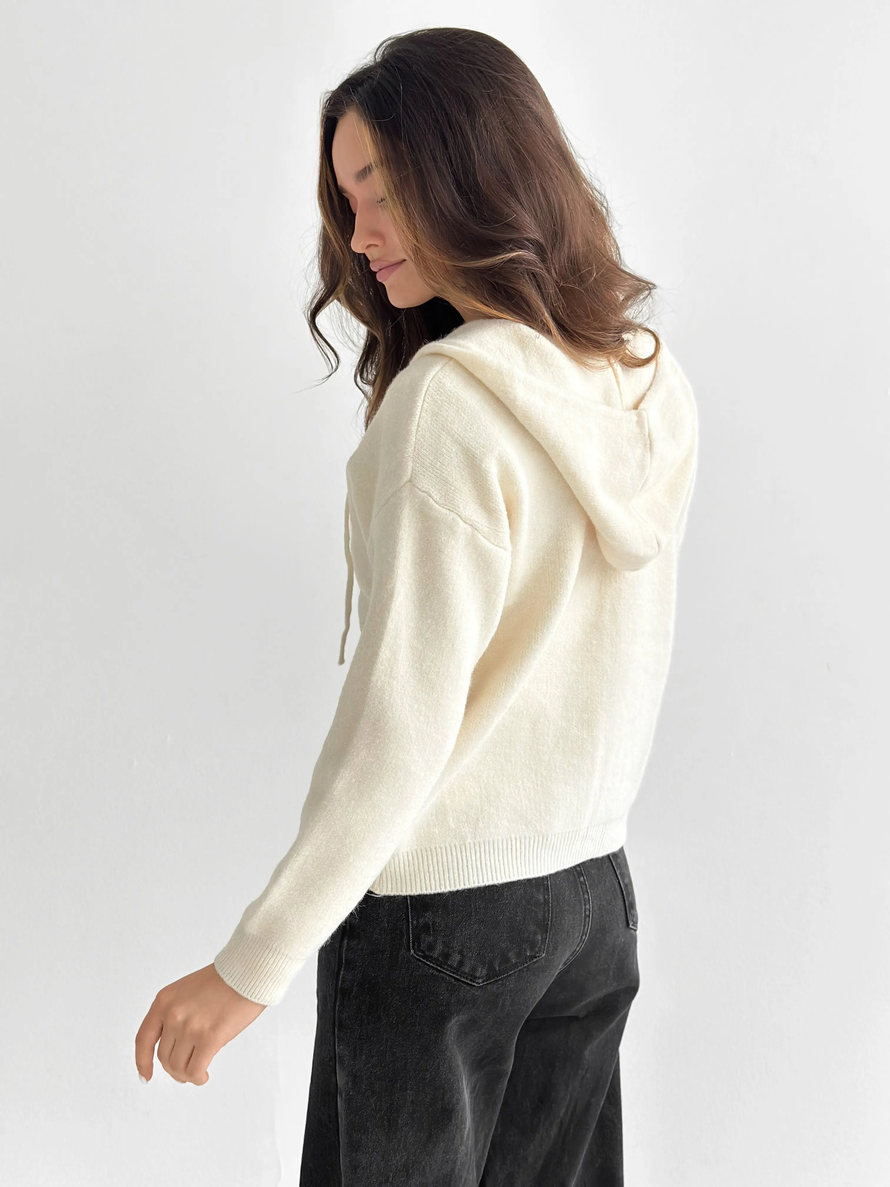 Wool cardigan with hood and buttons milky