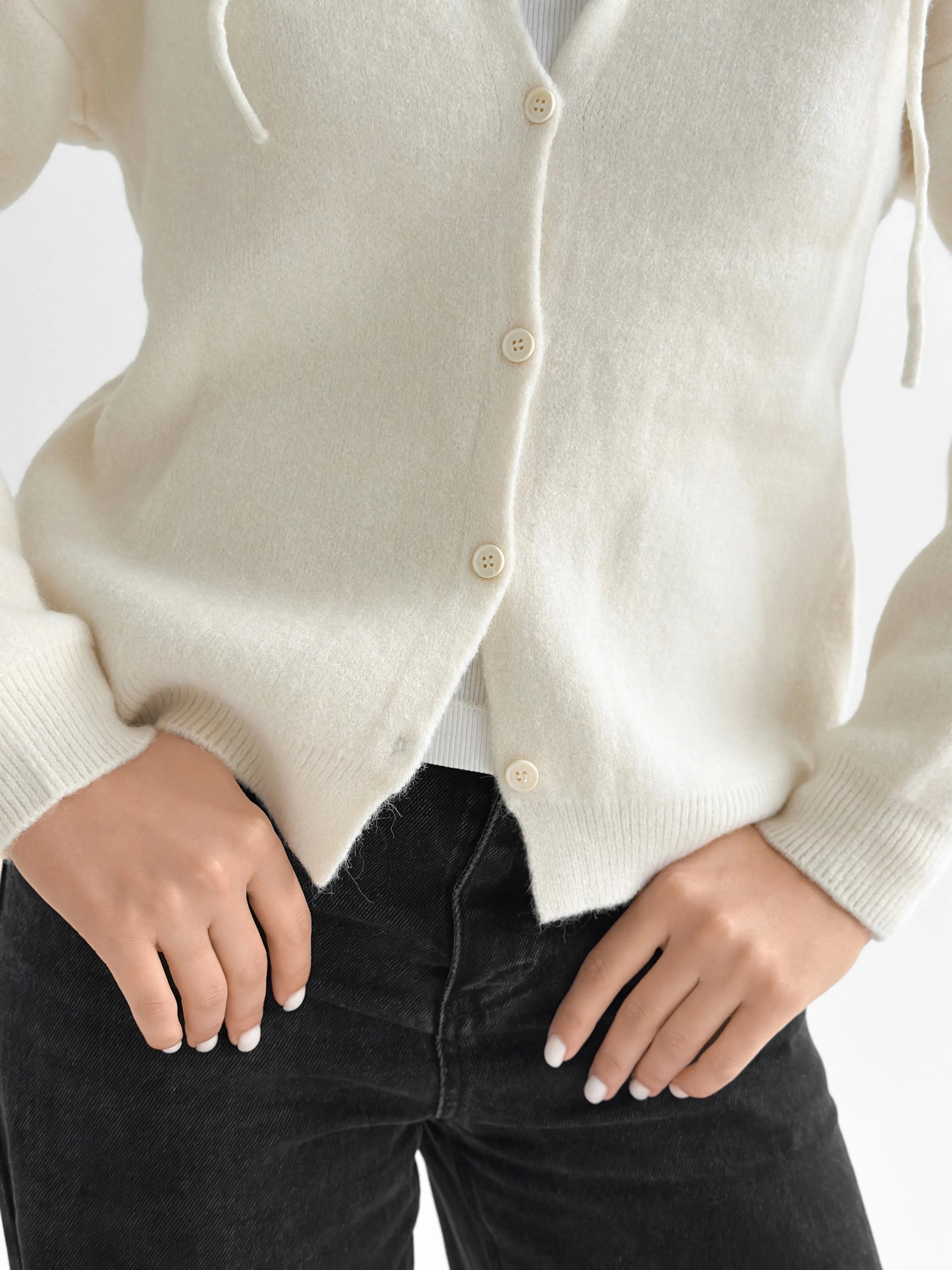 Wool cardigan with hood and buttons milky