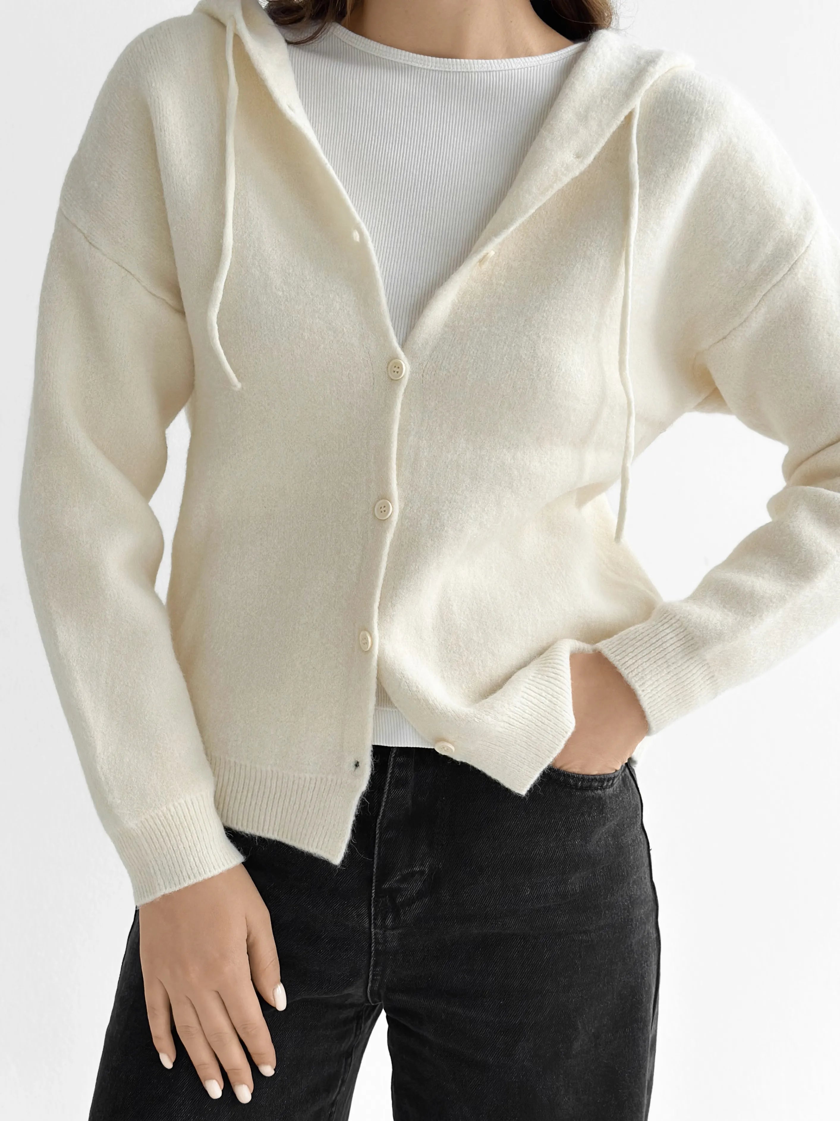 Wool cardigan with hood and buttons milky