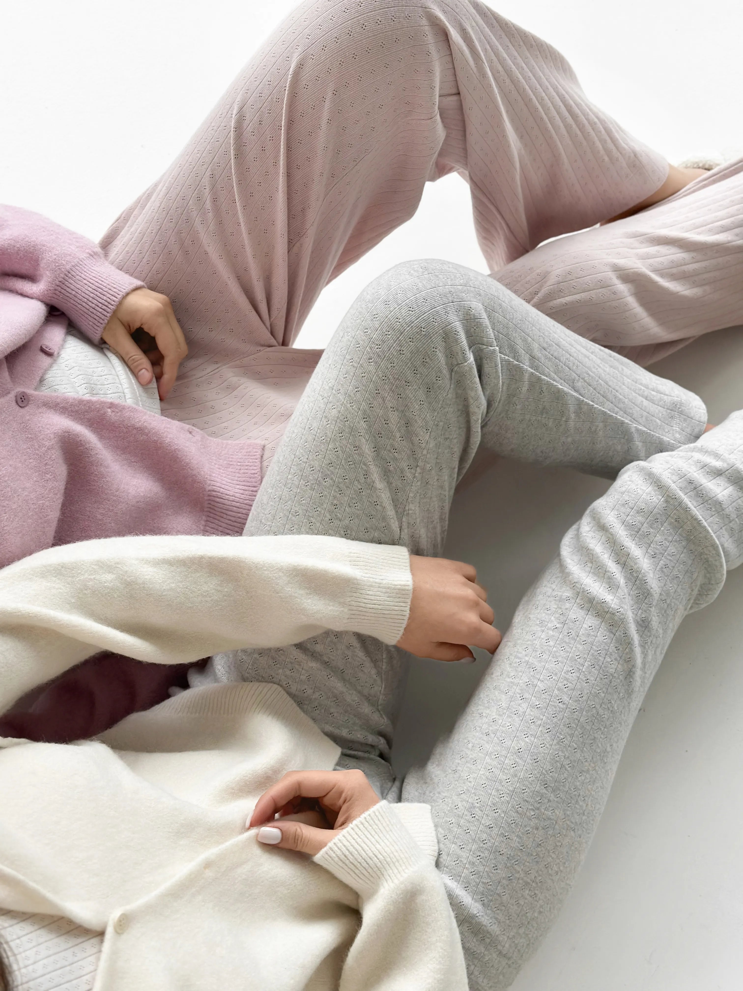 Wool cardigan with hood and buttons pink