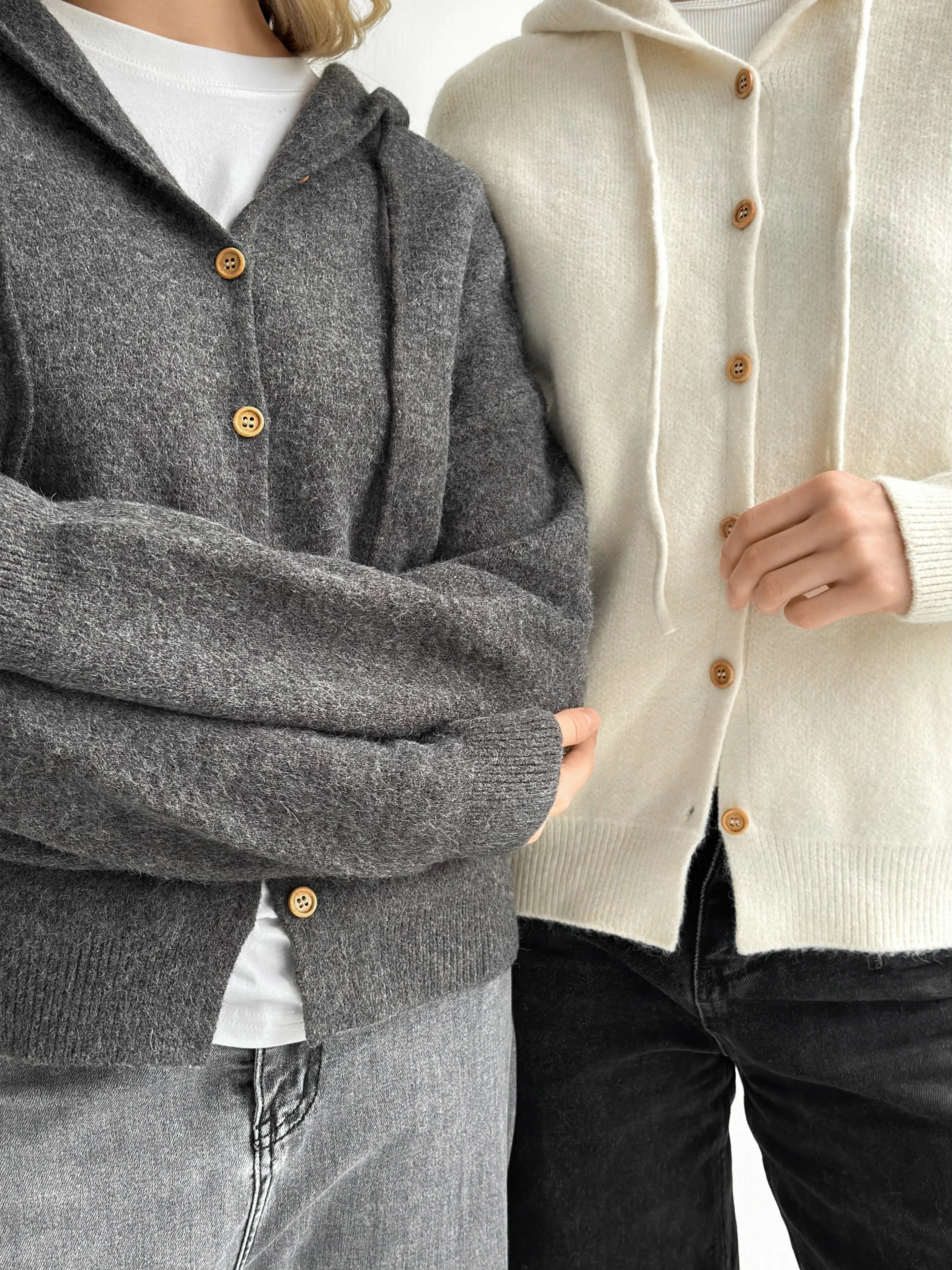 Hooded cardigan with buttons graphite