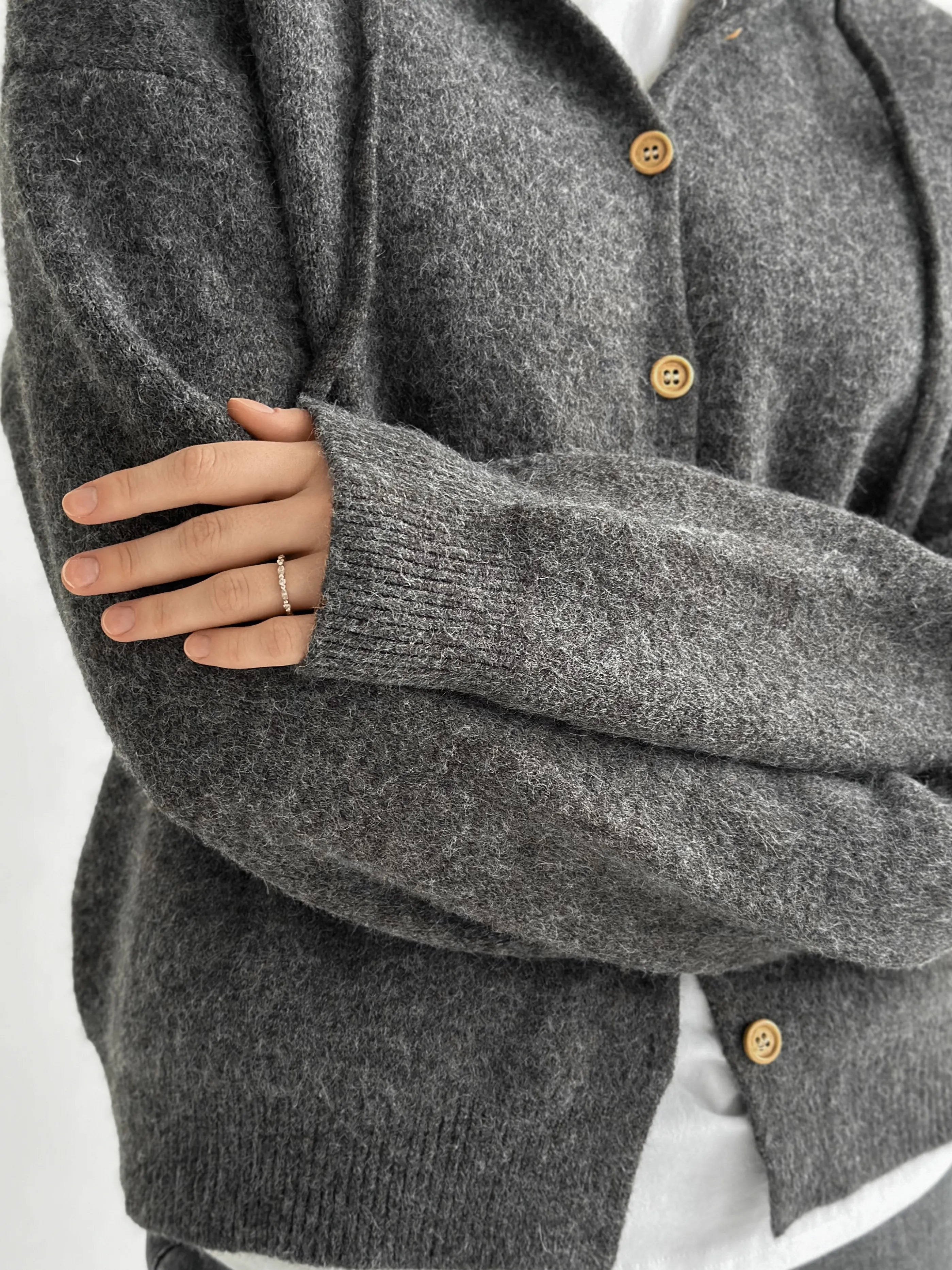 Hooded cardigan with buttons graphite