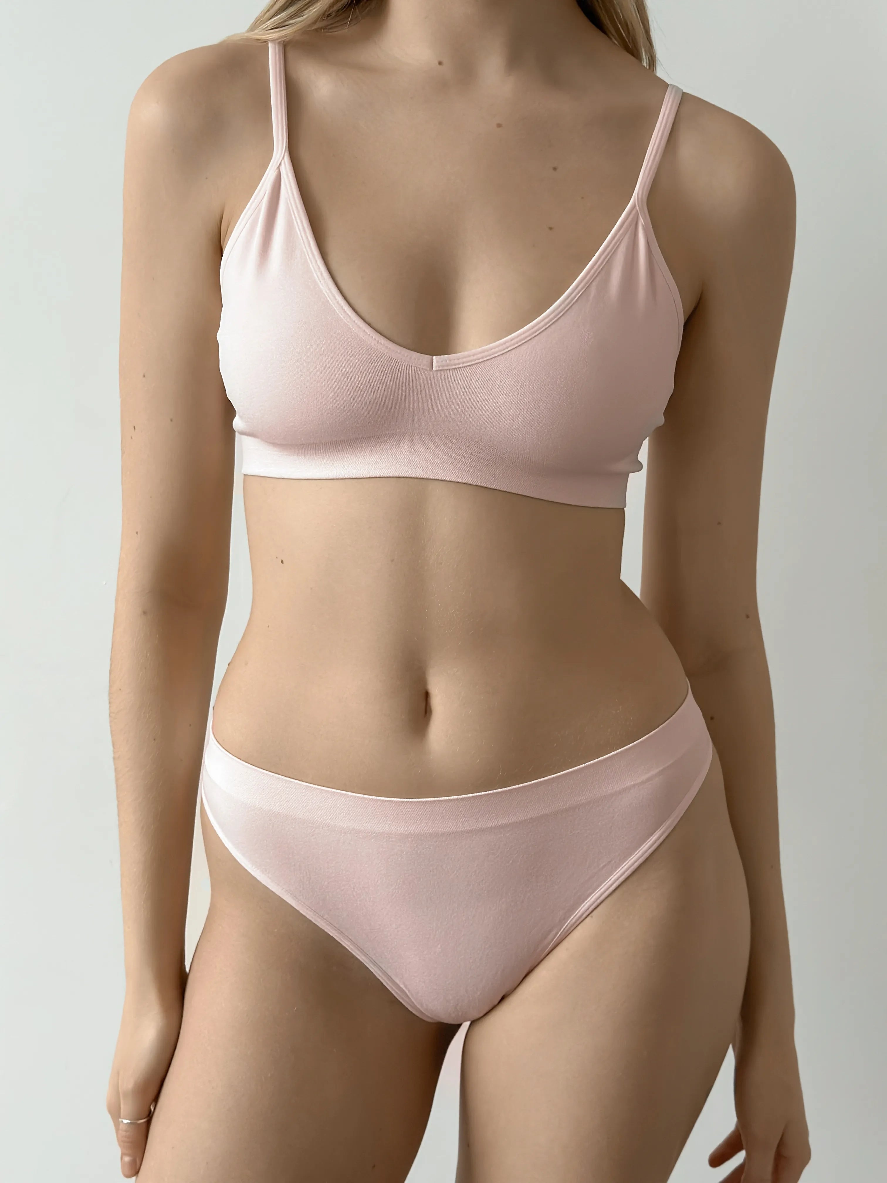 Basic powdery top lingerie
