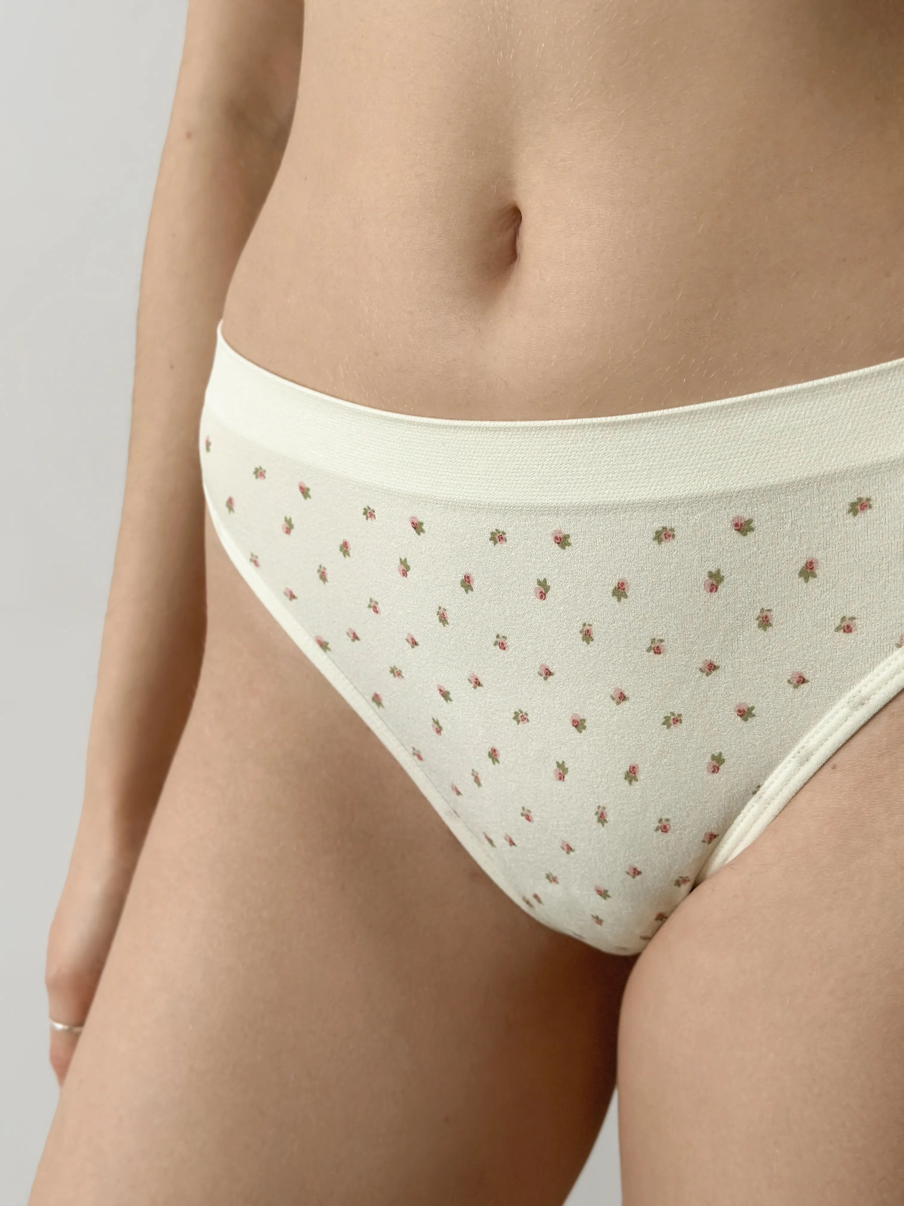 Lingerie panties thong basic milky rose