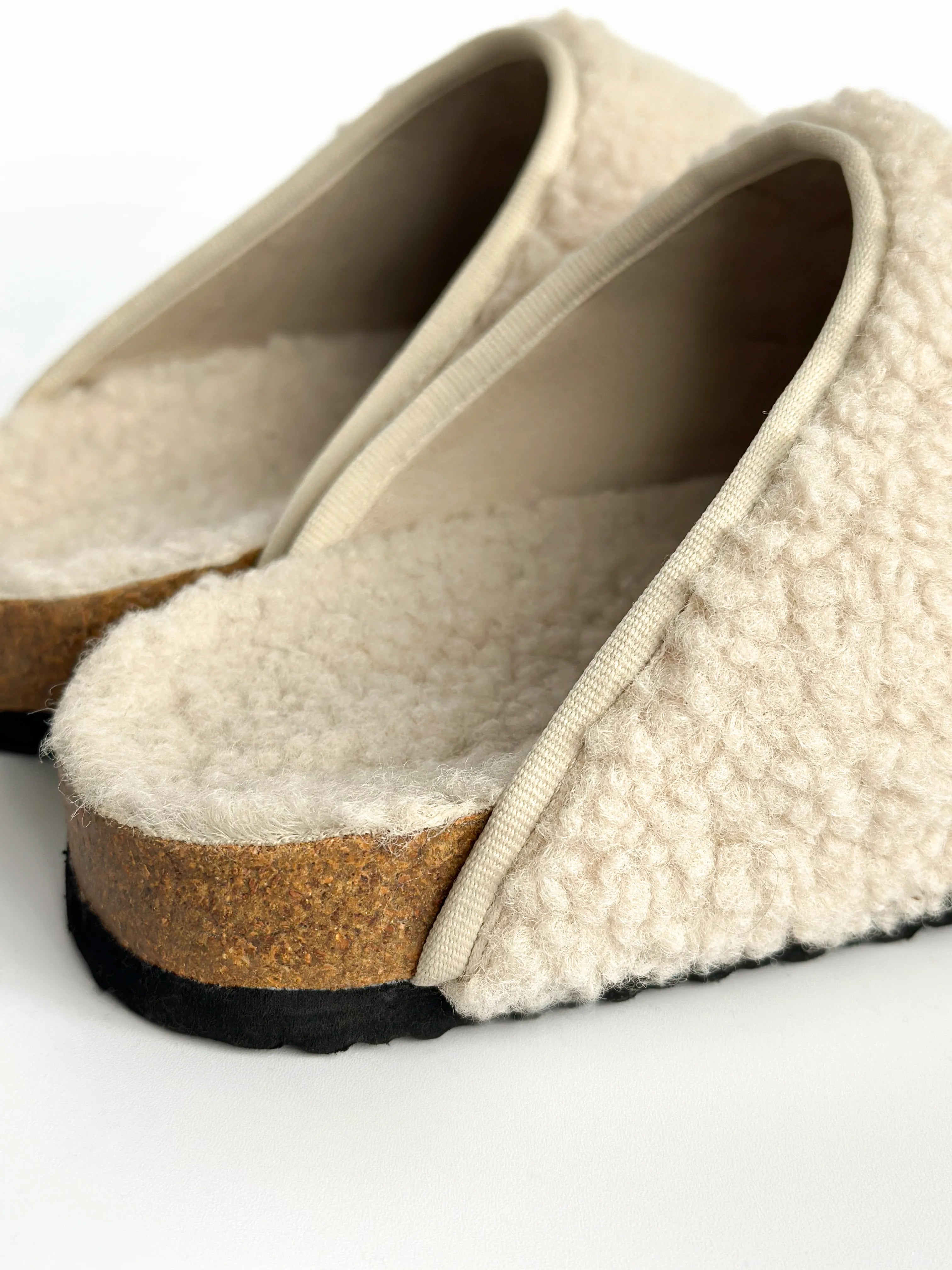 Women's Teddy clogs with edging, milky