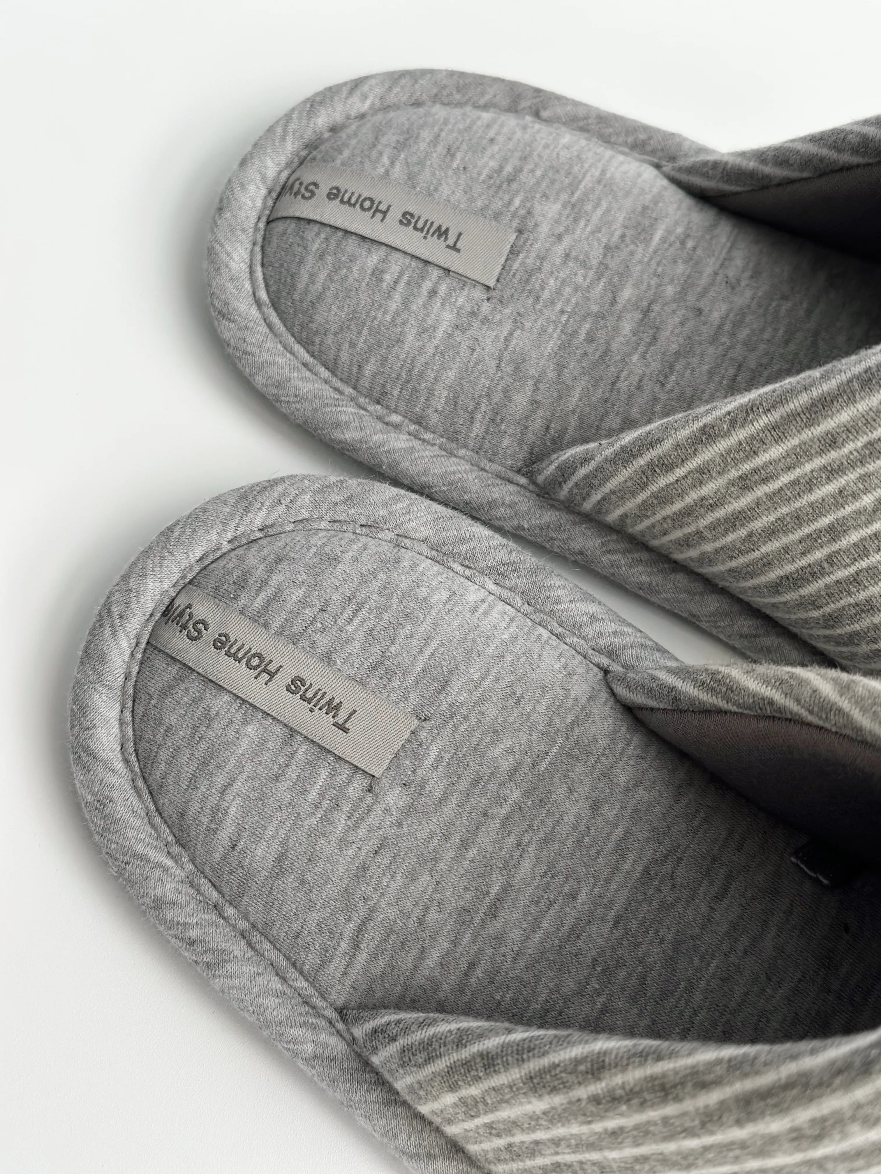 Women's indoor slippers HS-VL closed, gray stripe with PVC sticker
