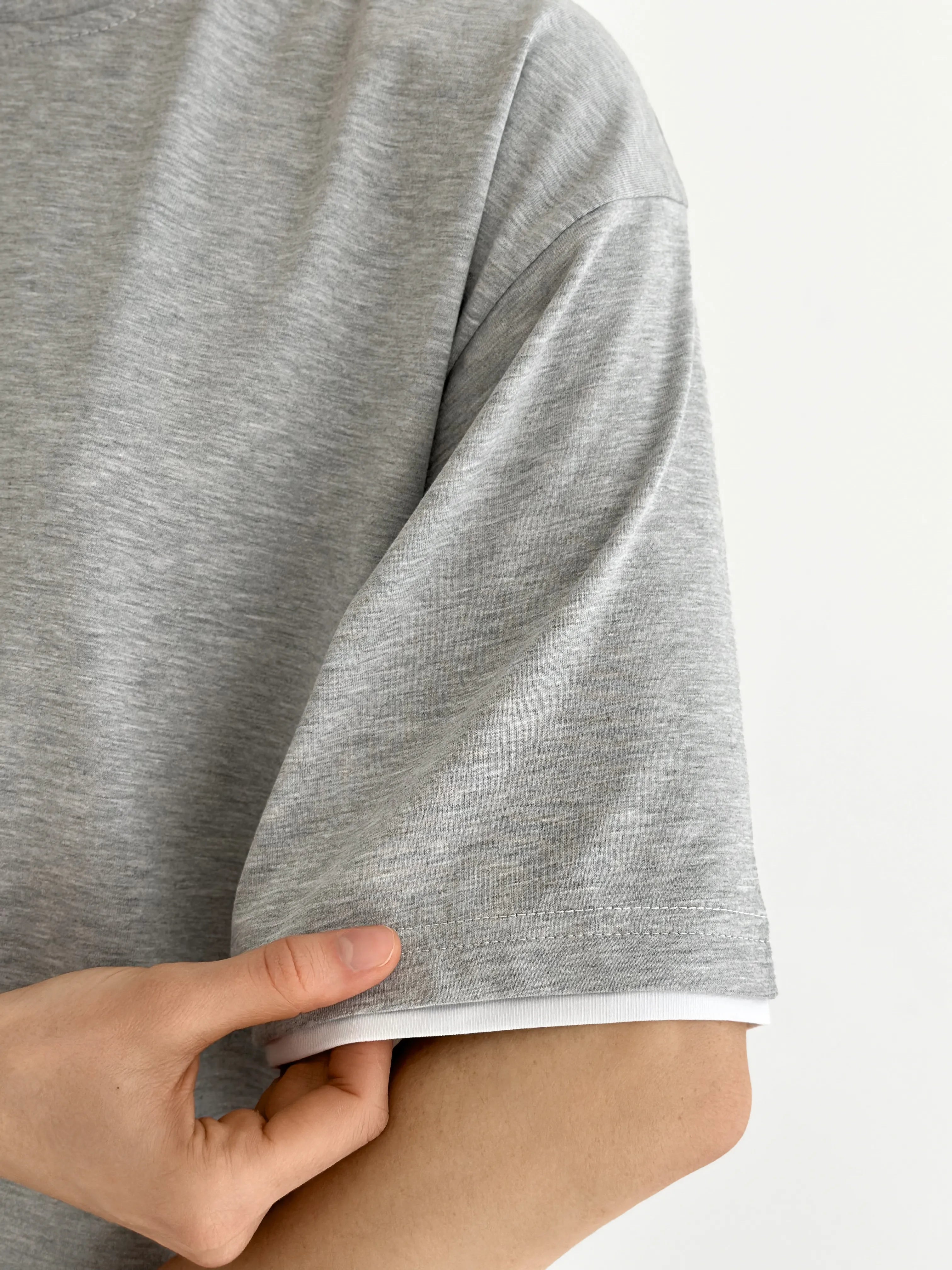 T-shirt with white trim, gray , onesize