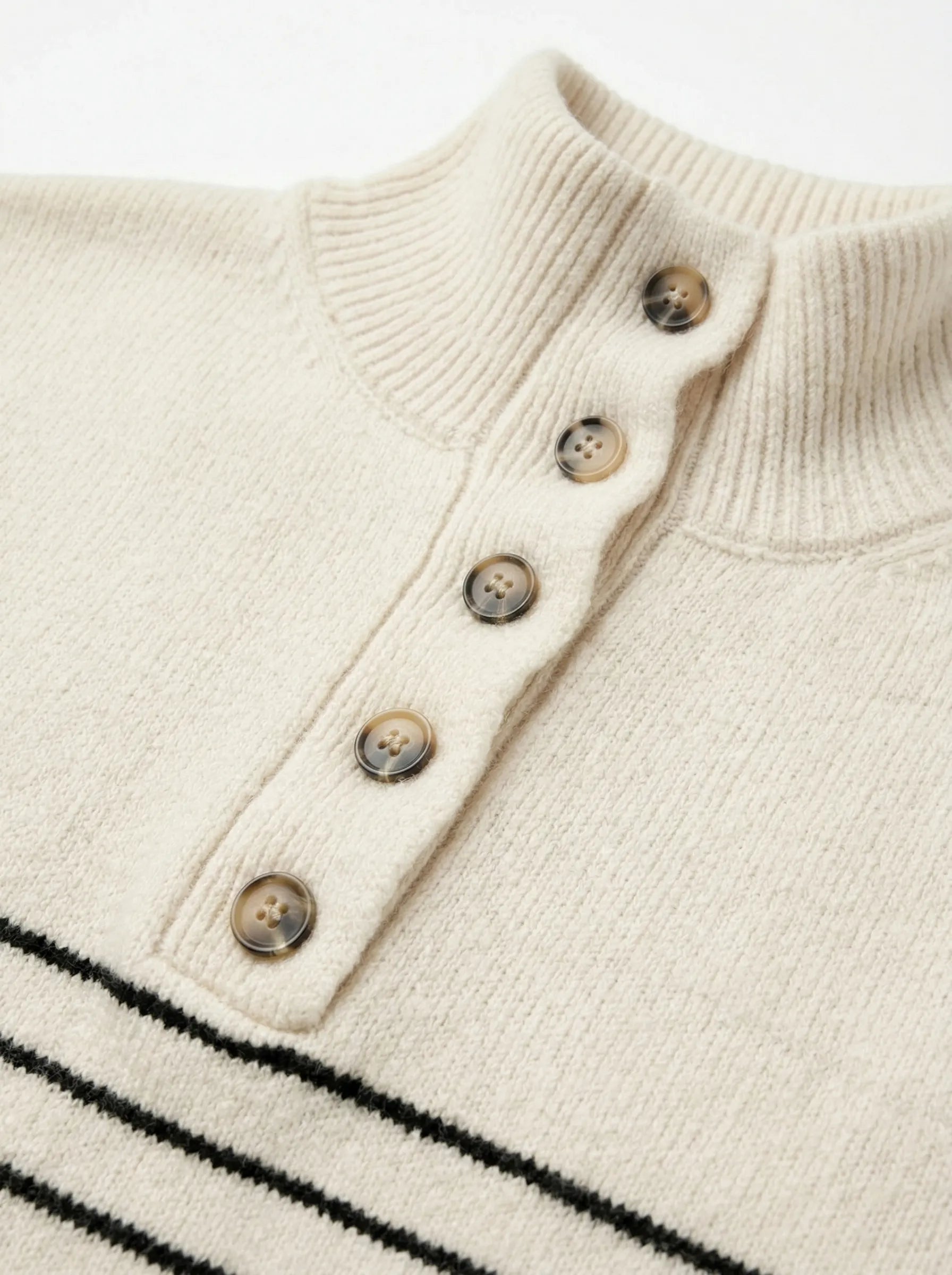 Wool sweater with striped collar