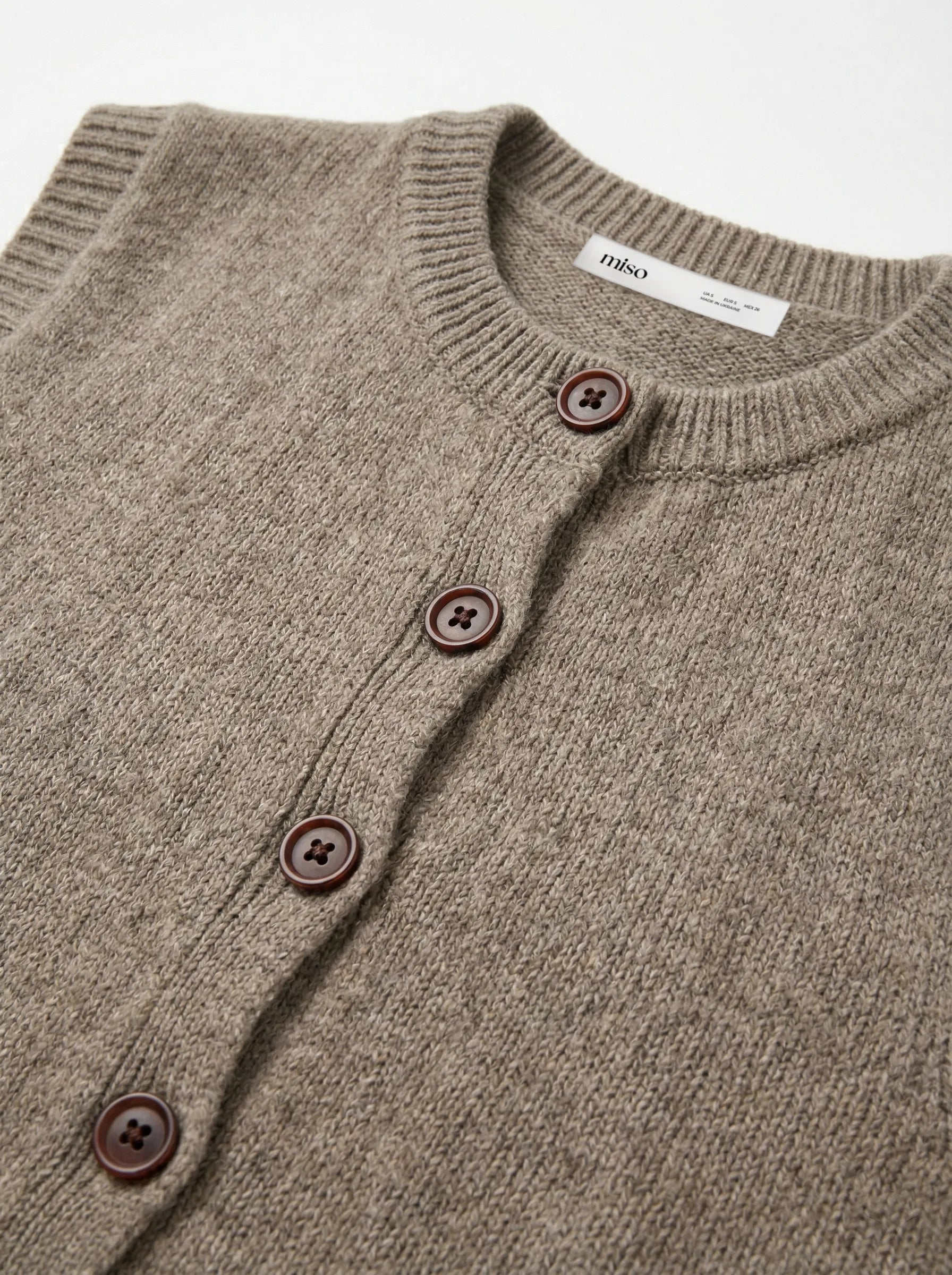 Knitted vest with buttons beige