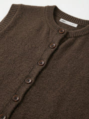 Knitted vest with buttons brown