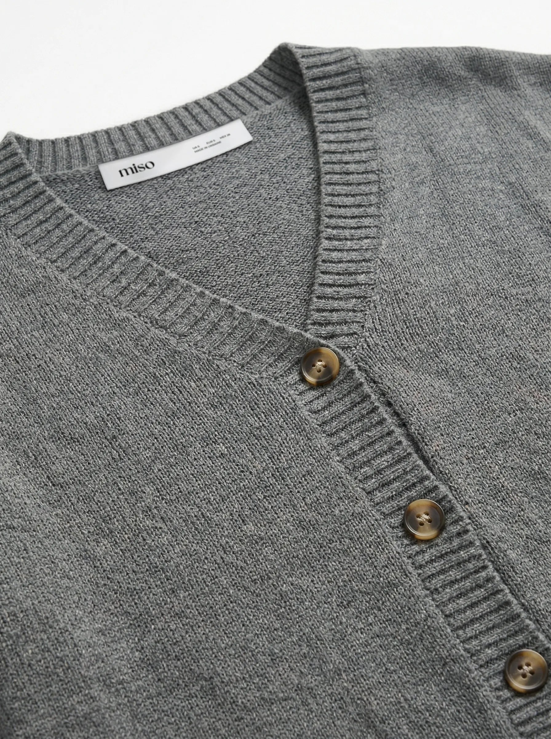 Knitted cardigan elongated with buttons graphite
