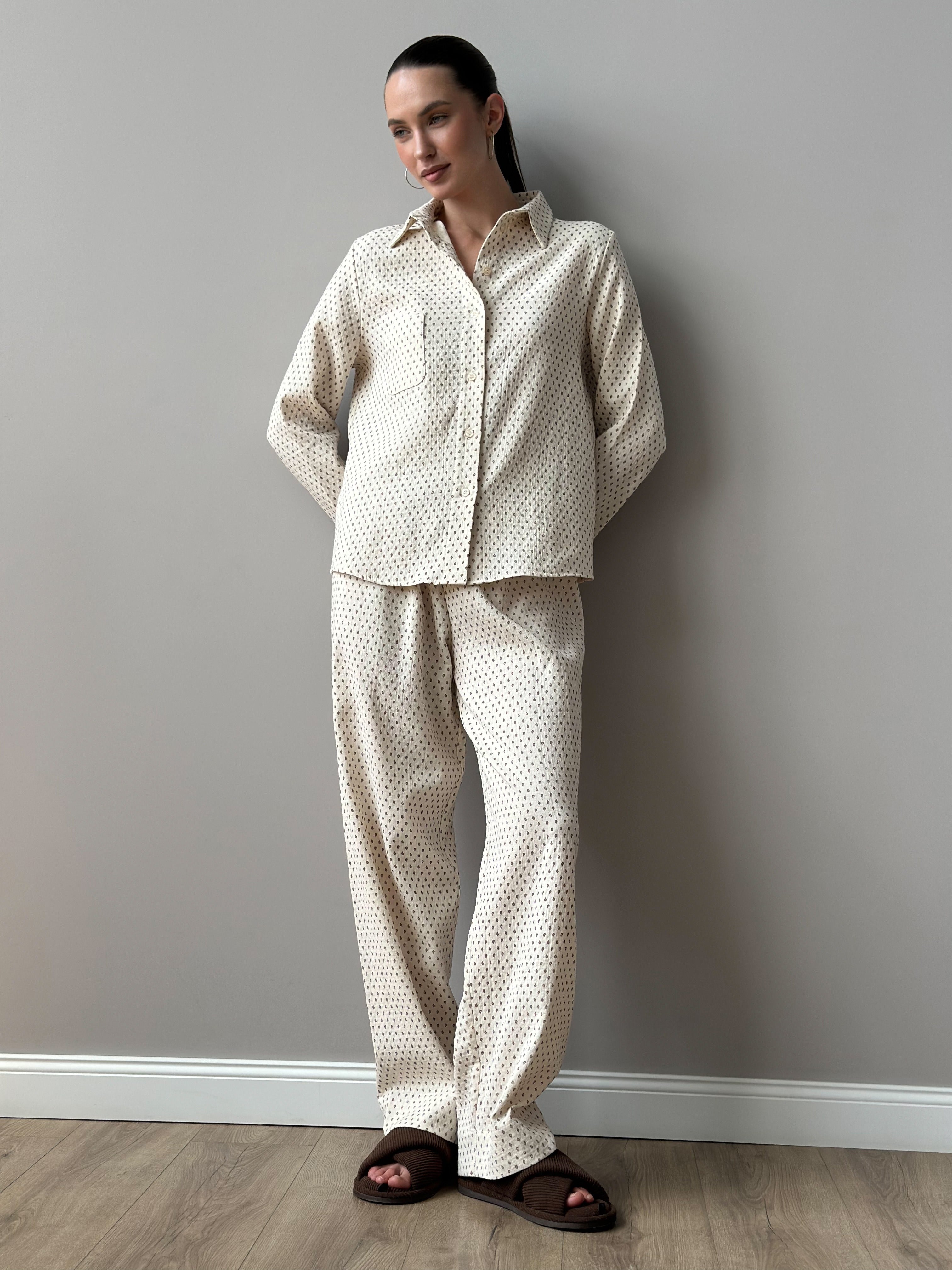 Suit shirt and pants "cotton quilted" milky