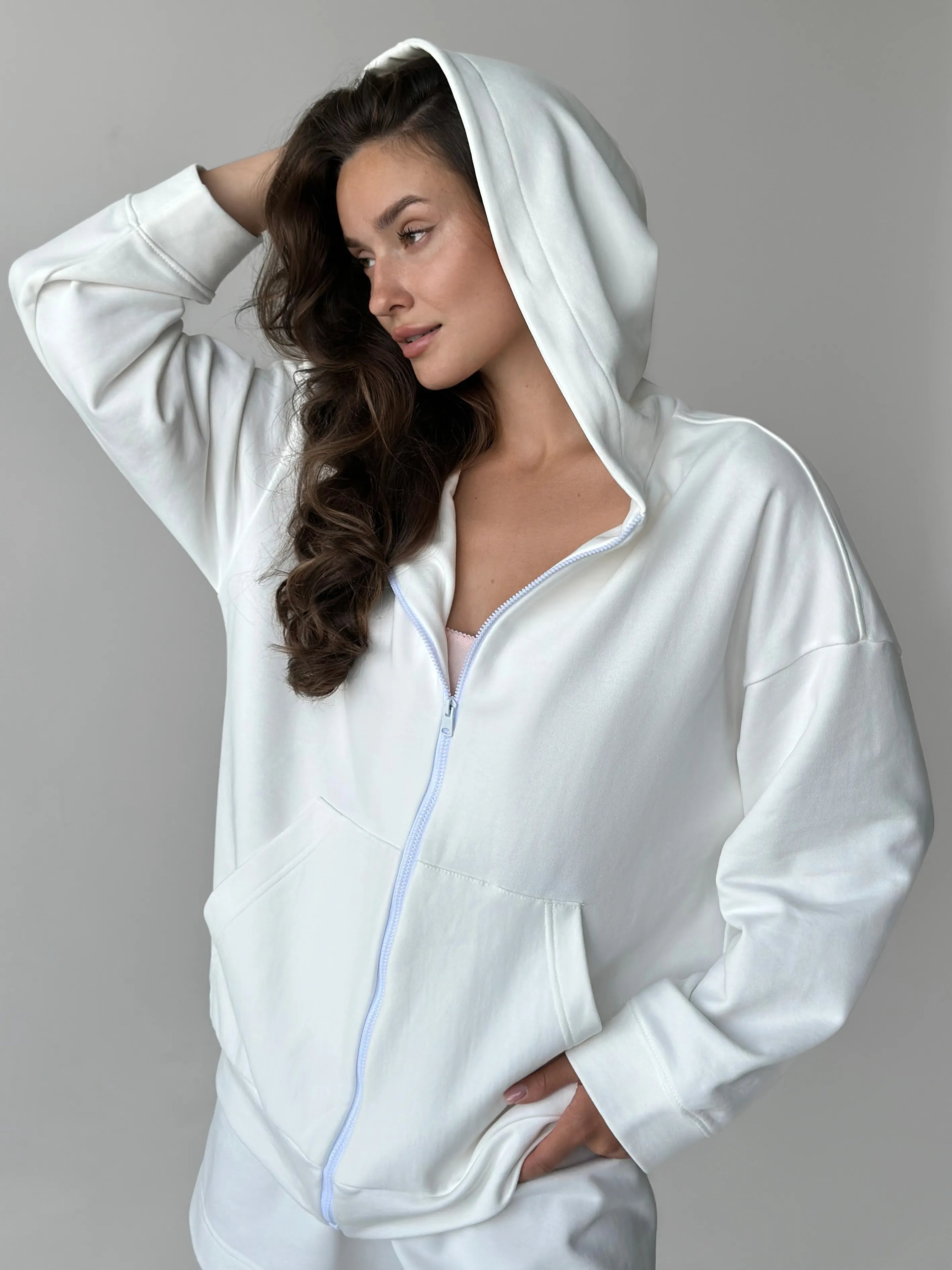 Cotton Sweatshirt with a hood and a zipper 3-thread knit white