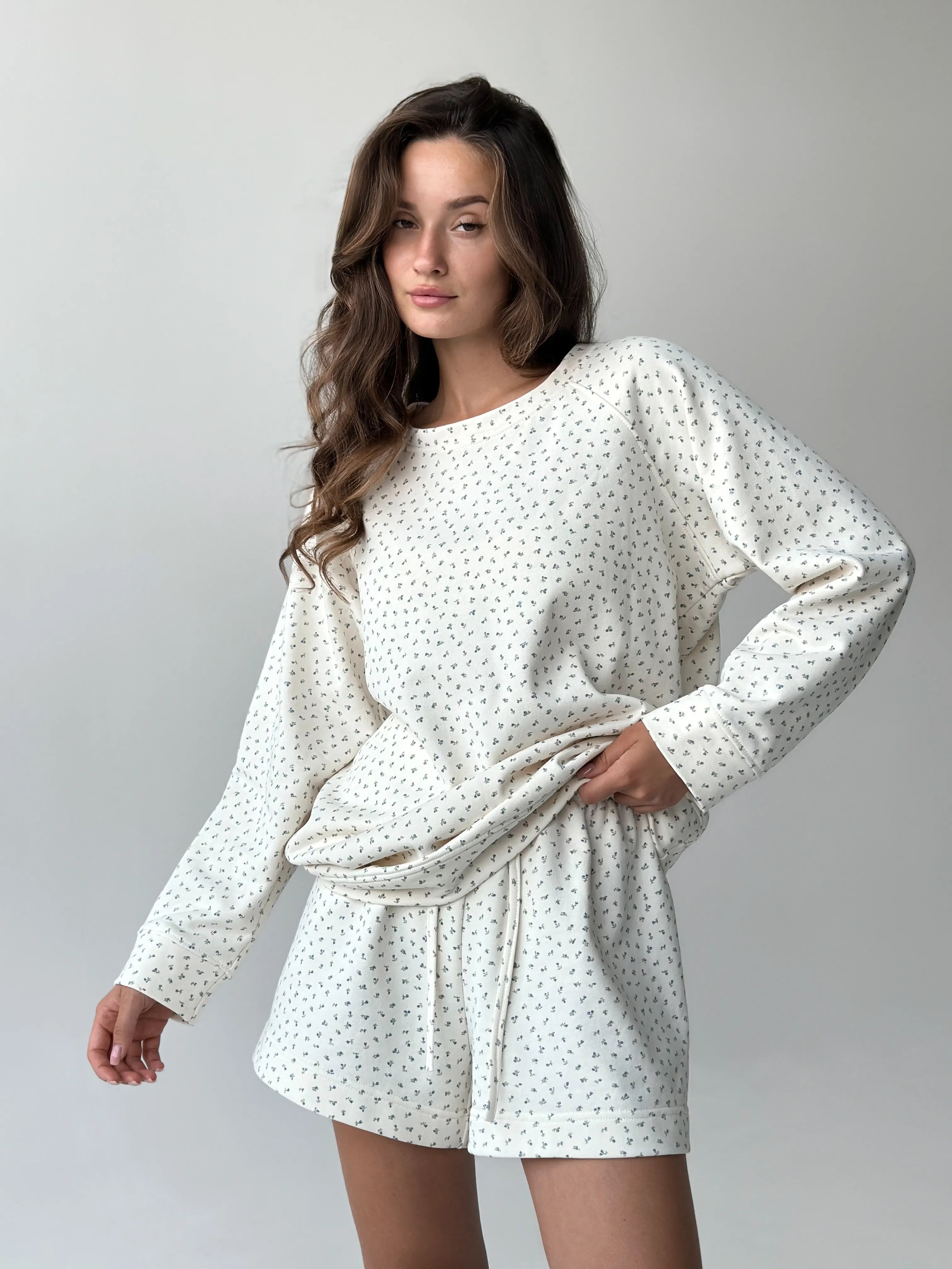Cotton Sweatshirt knitwear 3-thread blue flower on milky