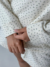 Cotton Sweatshirt knitwear 3-thread blue flower on milky