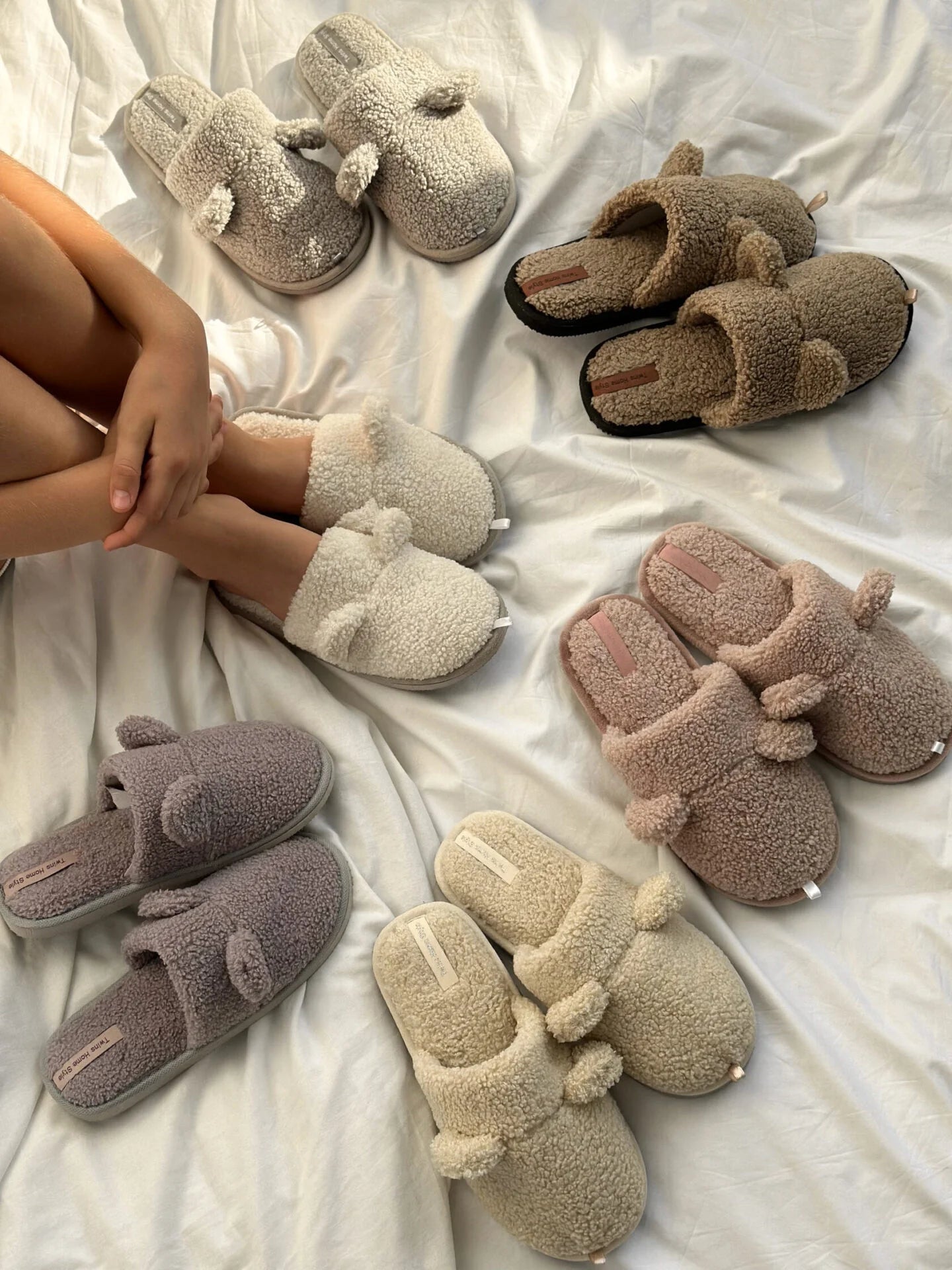 Children's fur slippers TEDDI milk