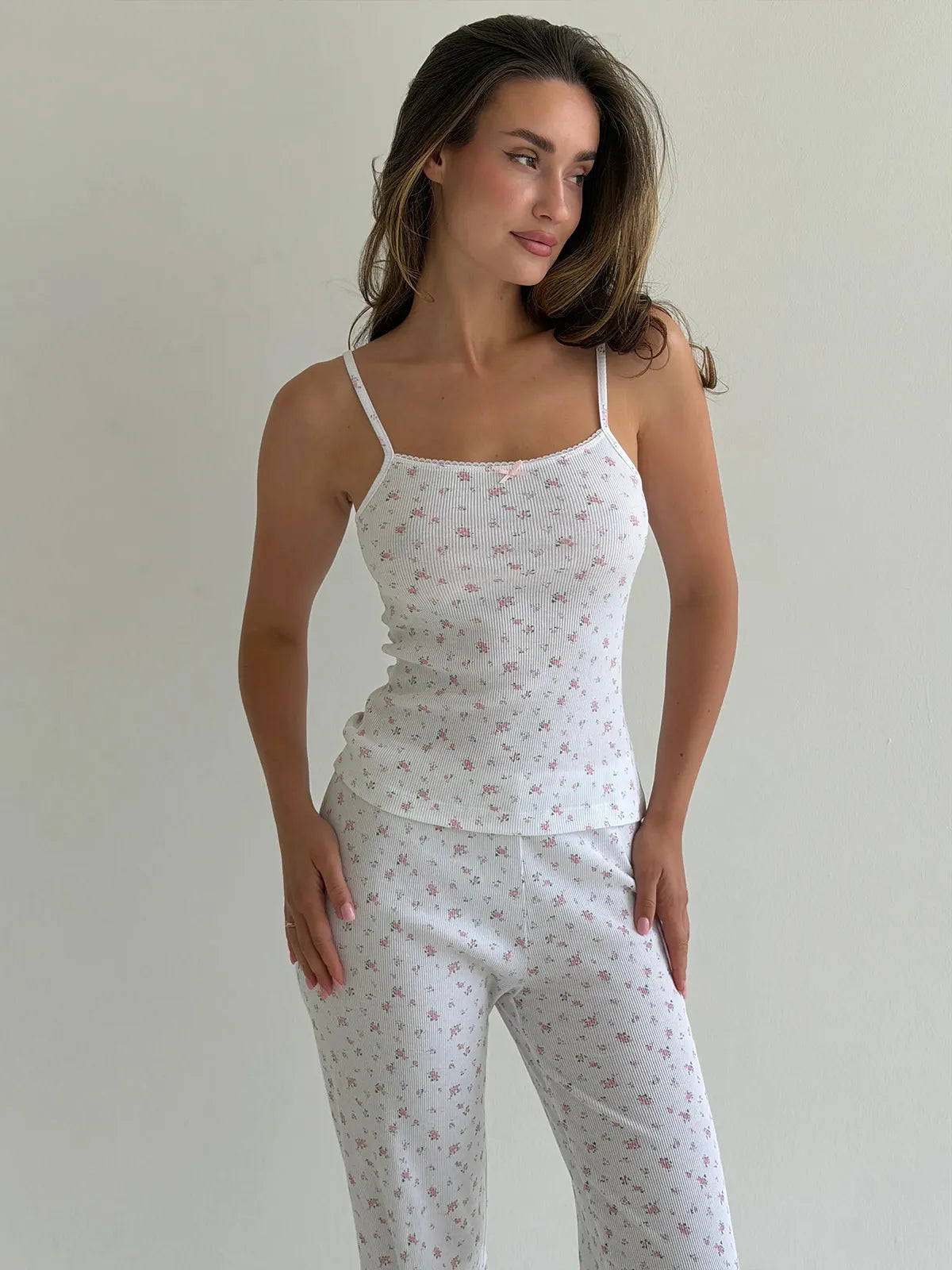 T-shirt and pants set ribbed small pink flower on white