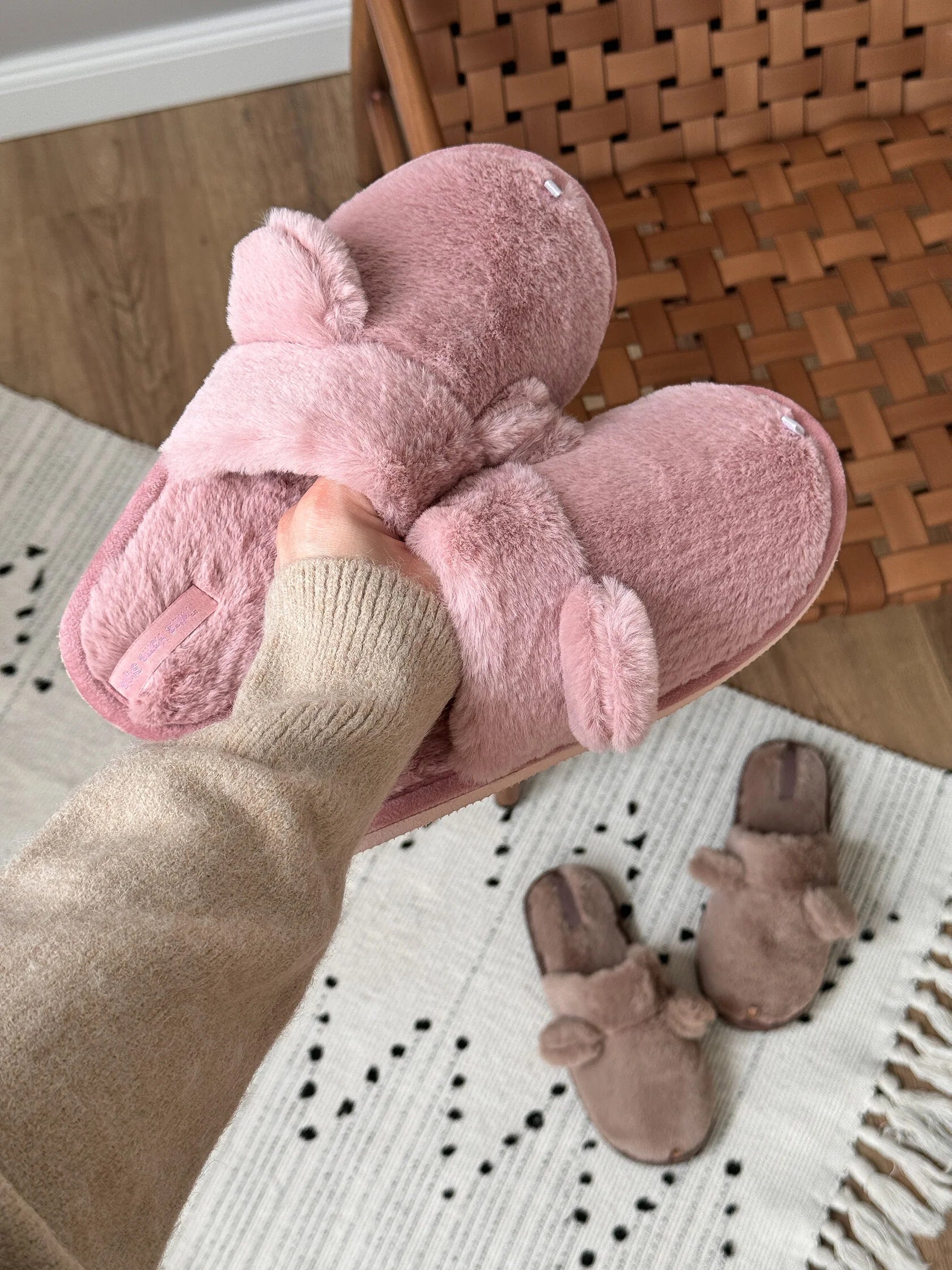 Women's HS fur slippers with ears pink