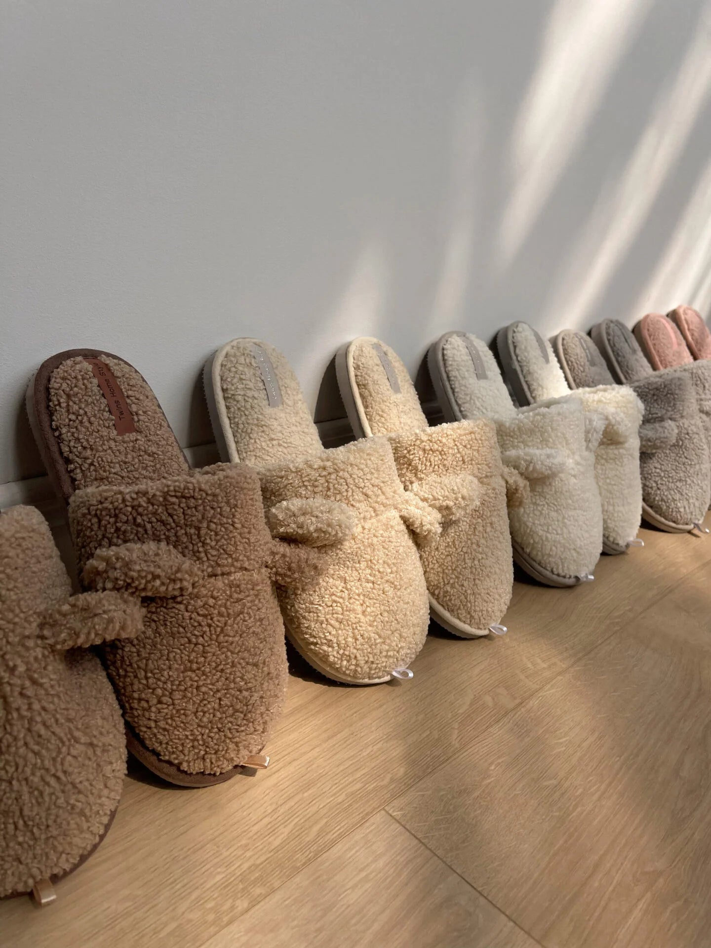 Children's fur slippers TEDDI milk